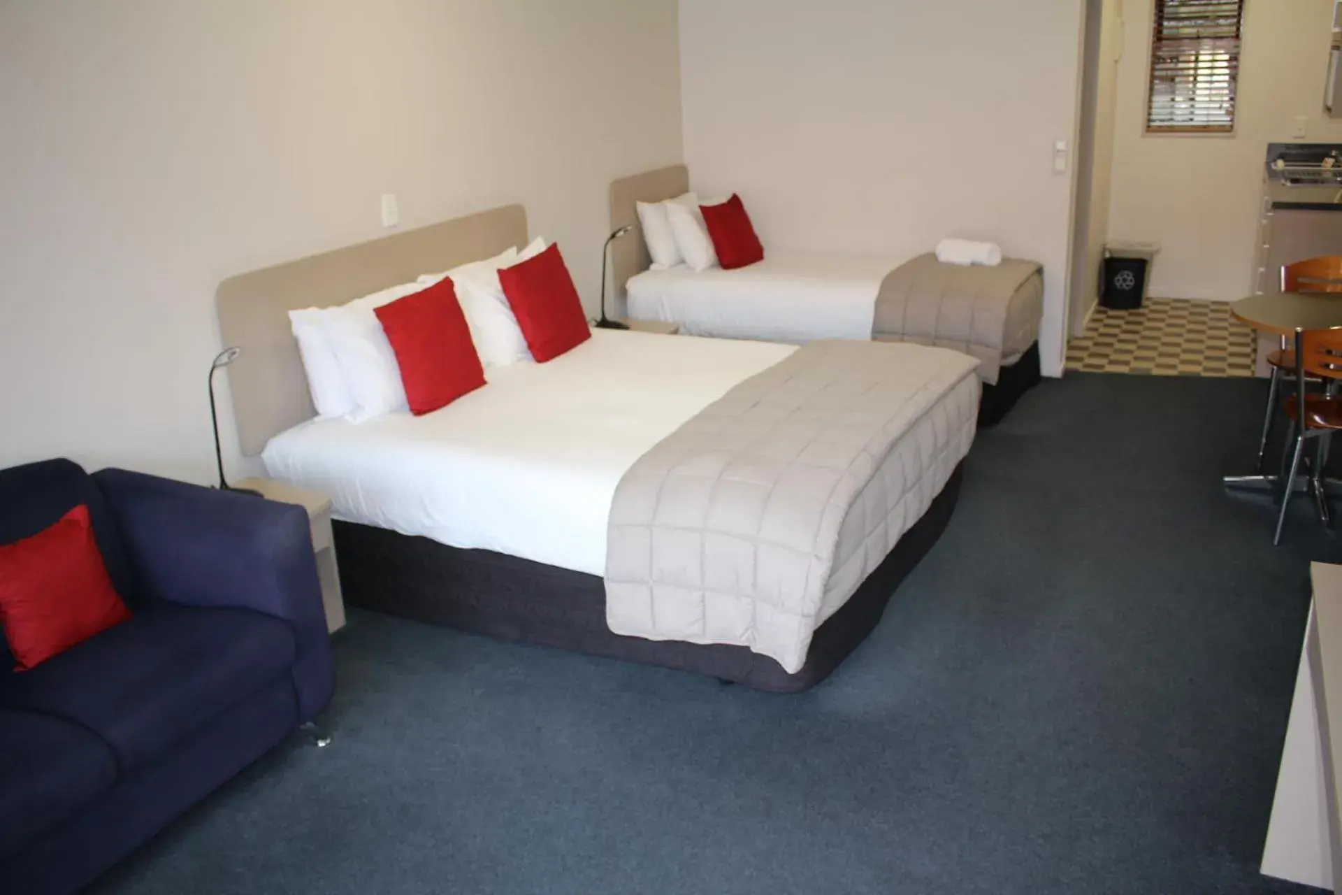 Superior Studio in ASURE Scenic Route Motor Lodge Superior Studio in ASURE Scenic Route Motor Lodge