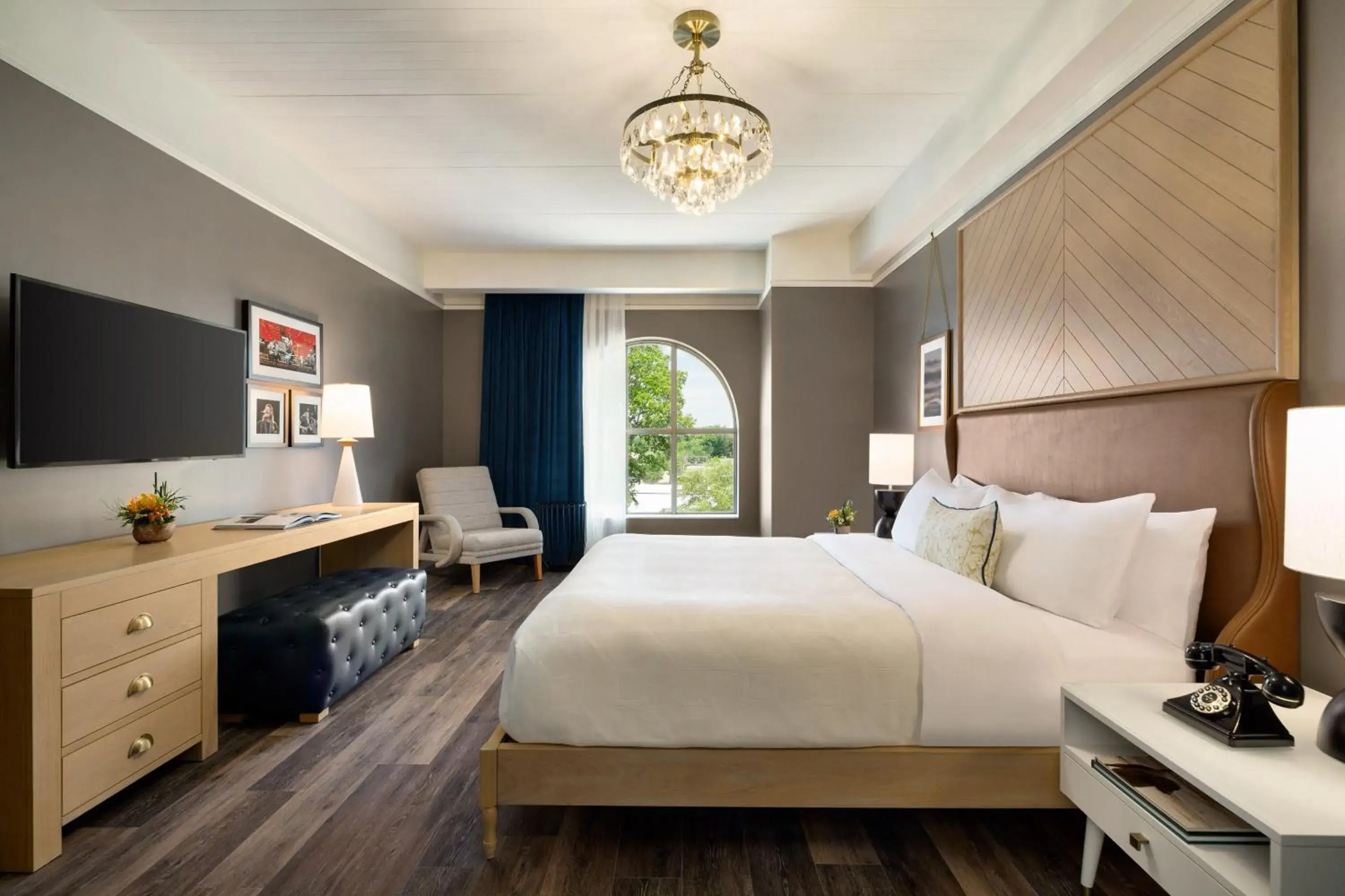 King Room - Hearing Accessible in Cotton House, Cleveland, a Tribute Portfolio Hotel King Room - Hearing Accessible in Cotton House, Cleveland, a Tribute Portfolio Hotel