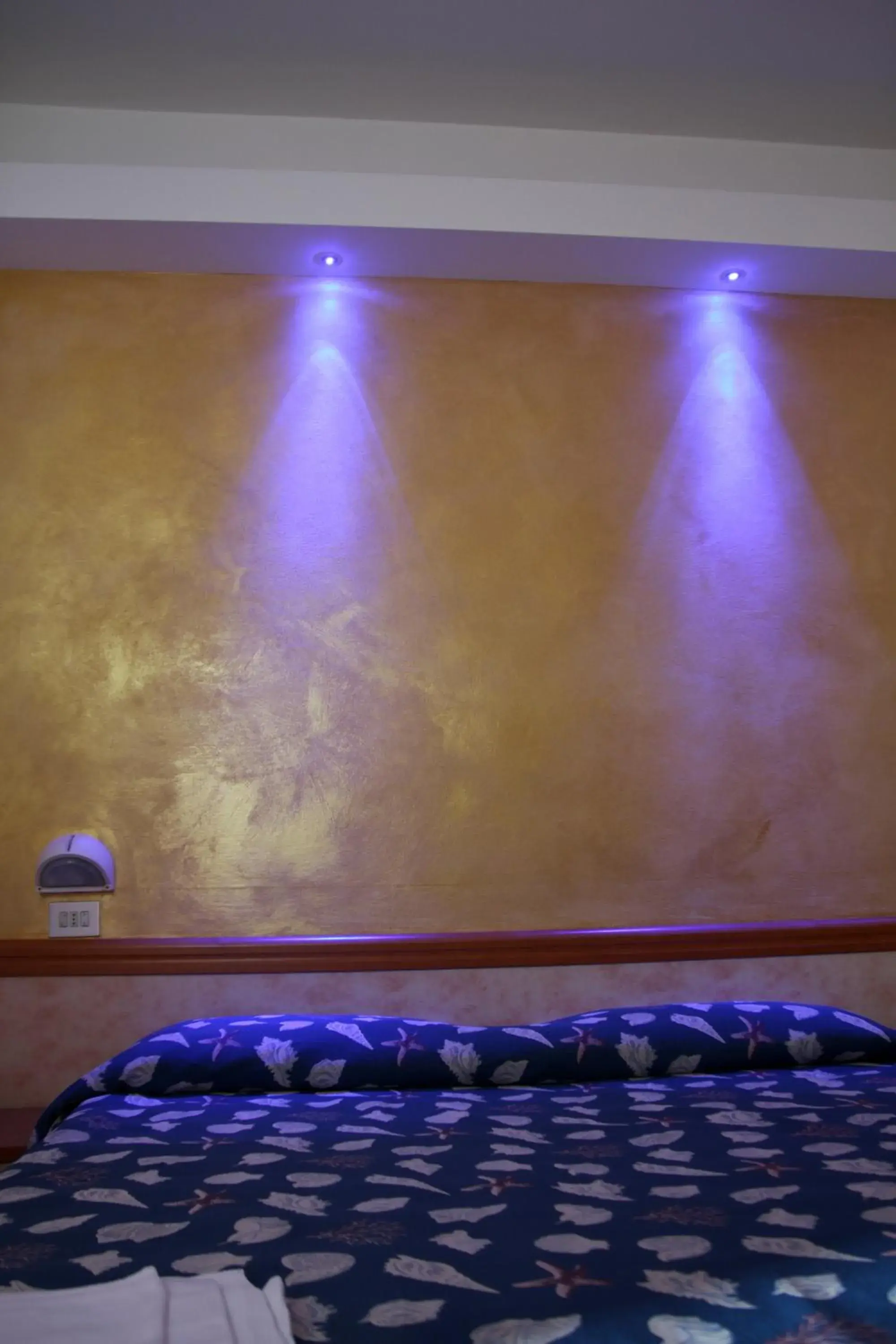 Sextuple Room with Side Sea View in Hotel Montmartre Sextuple Room with Side Sea View in Hotel Montmartre