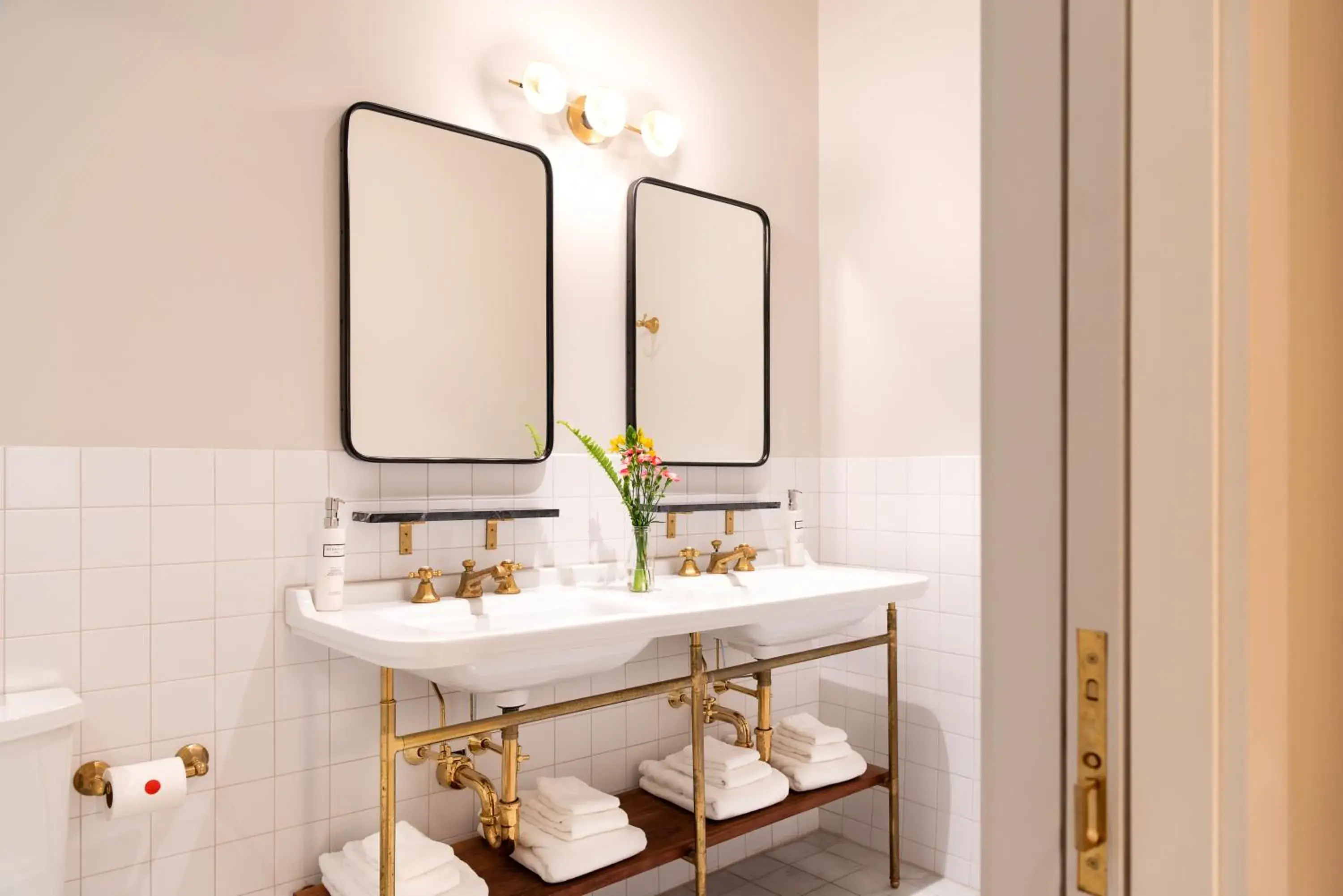 Deluxe Double Room in Hotel Kinsley Deluxe Double Room in Hotel Kinsley