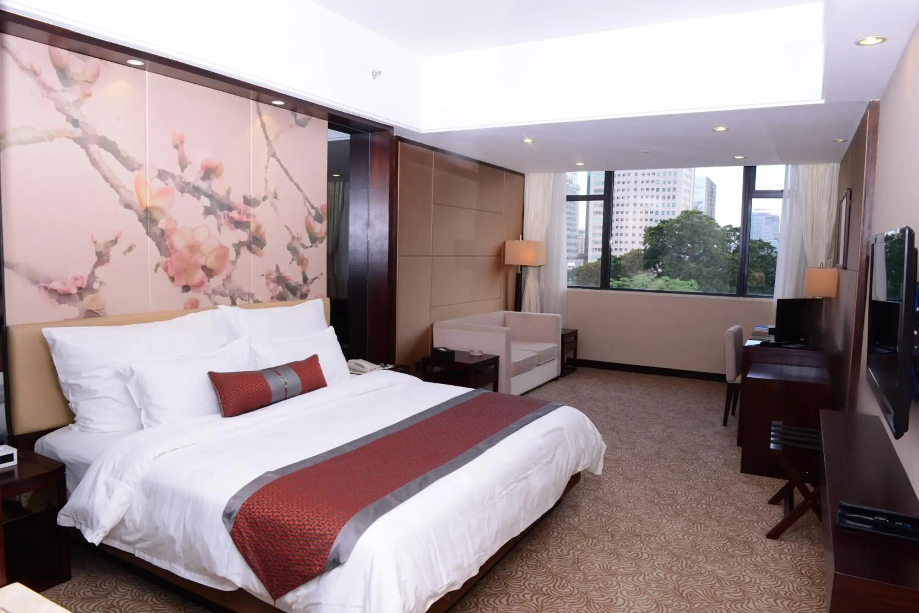Business King Room(Baiyun) in Guangdong Yingbin Hotel-Free Canton Fair Shuttle Bus Business King Room(Baiyun) in Guangdong Yingbin Hotel-Free Canton Fair Shuttle Bus