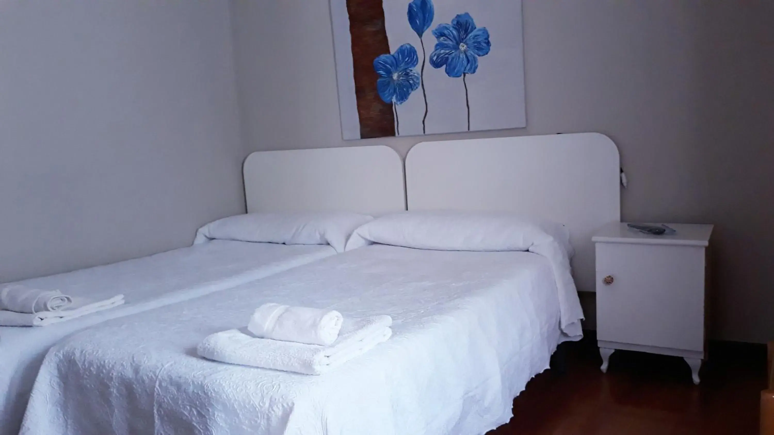 Family Double Room in Apartahotel portal de leon Family Double Room in Apartahotel portal de leon