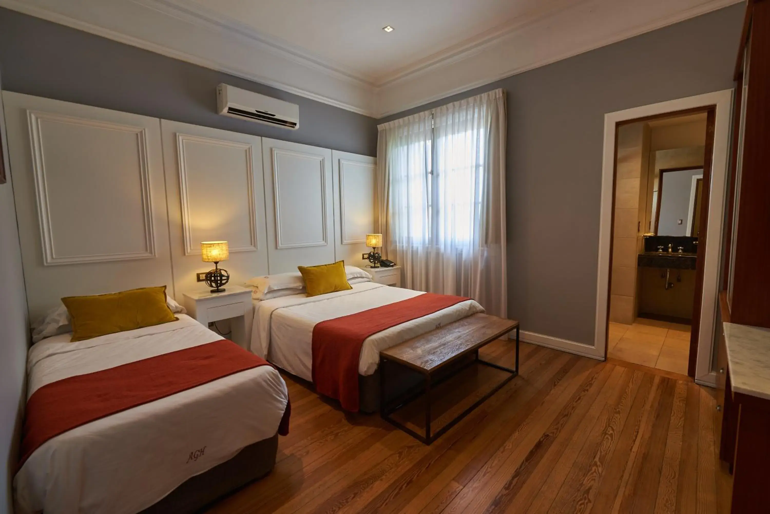 Classic Triple Room in Altos de Guemes Hotel Classic Triple Room in Altos de Guemes Hotel