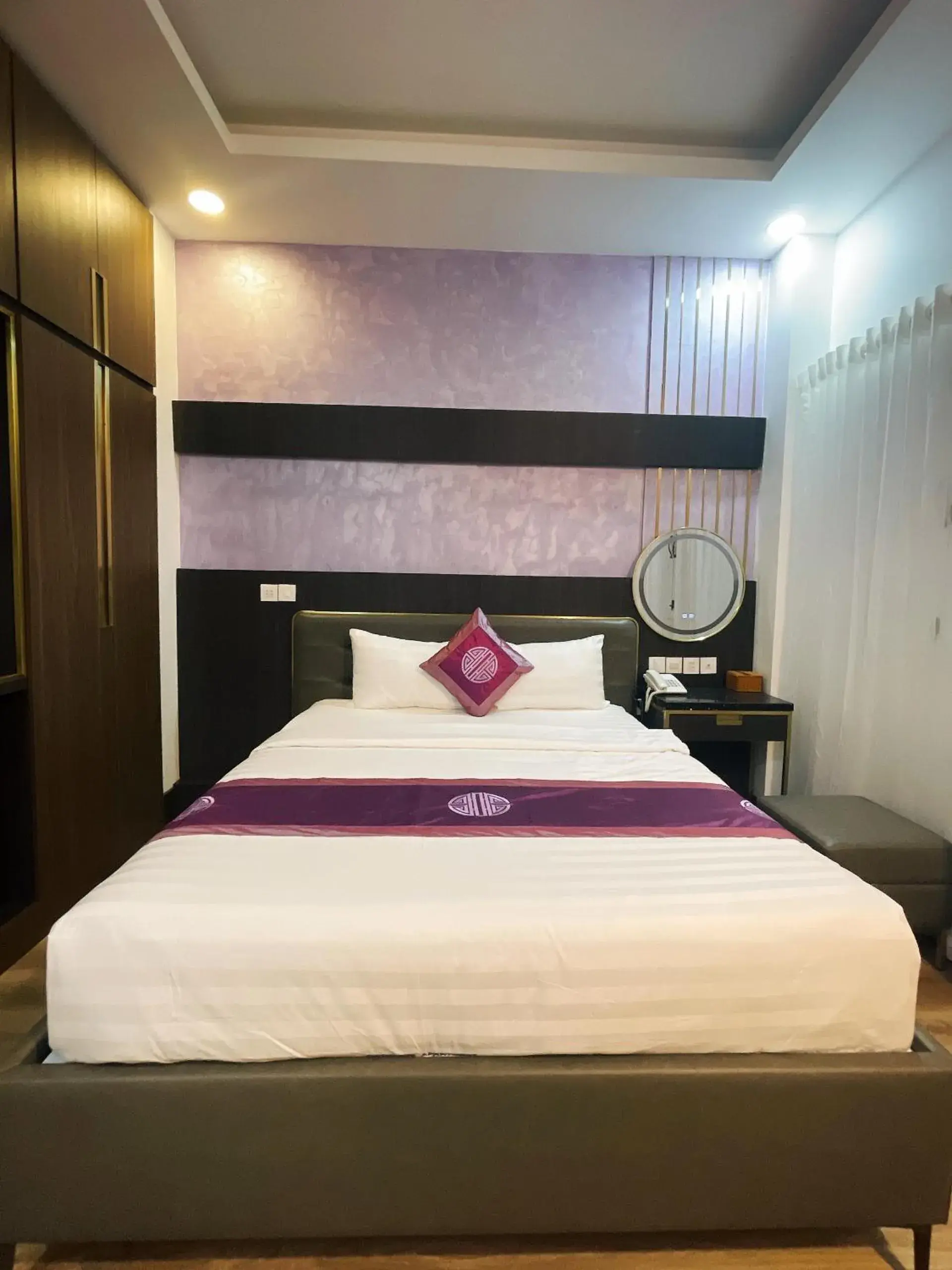 Junior Suite with Balcony in Indochine Ben Thanh Hotel & Apartments Junior Suite with Balcony in Indochine Ben Thanh Hotel & Apartments