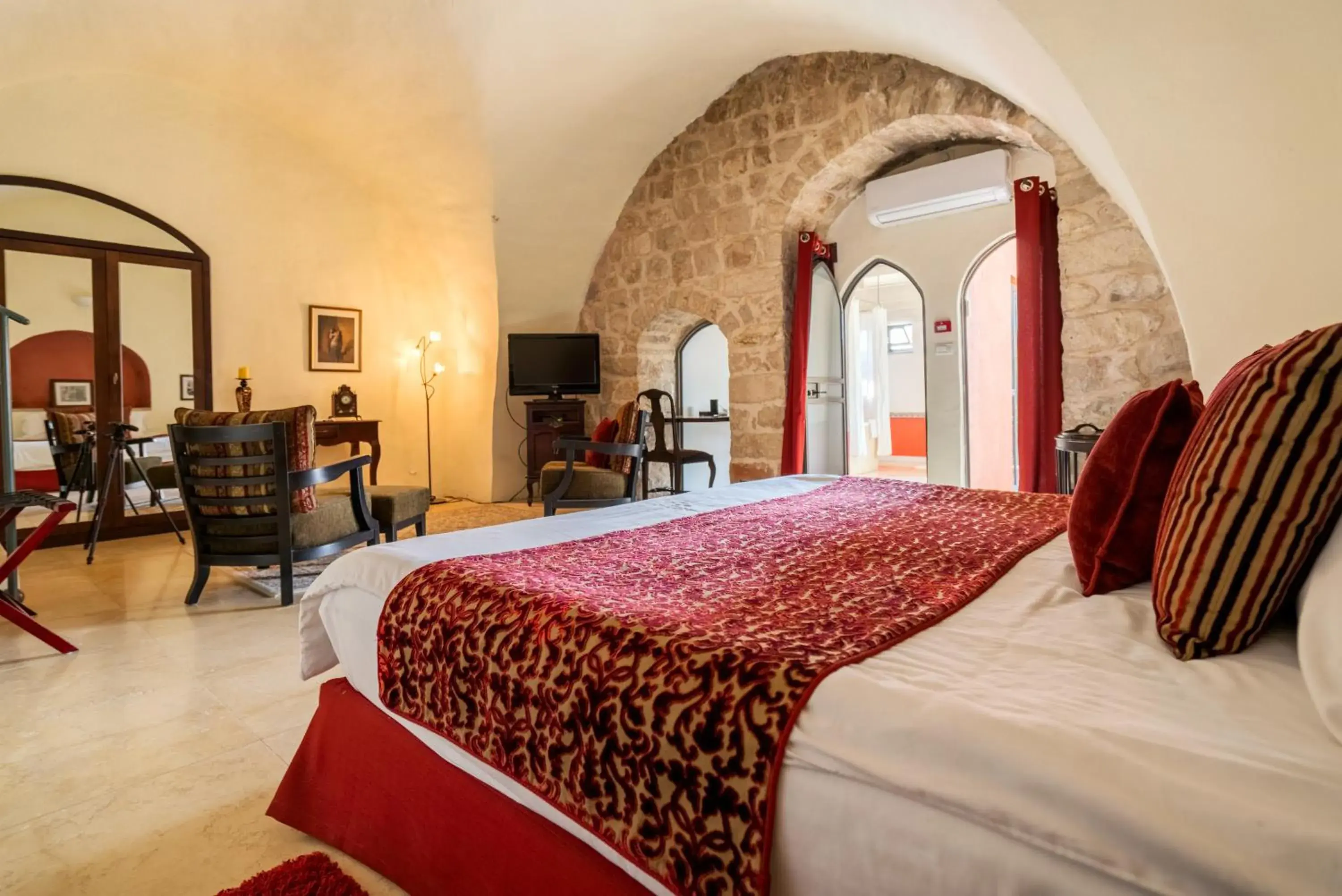 Superior Suite in Artists' Colony Inn Zefat Superior Suite in Artists' Colony Inn Zefat