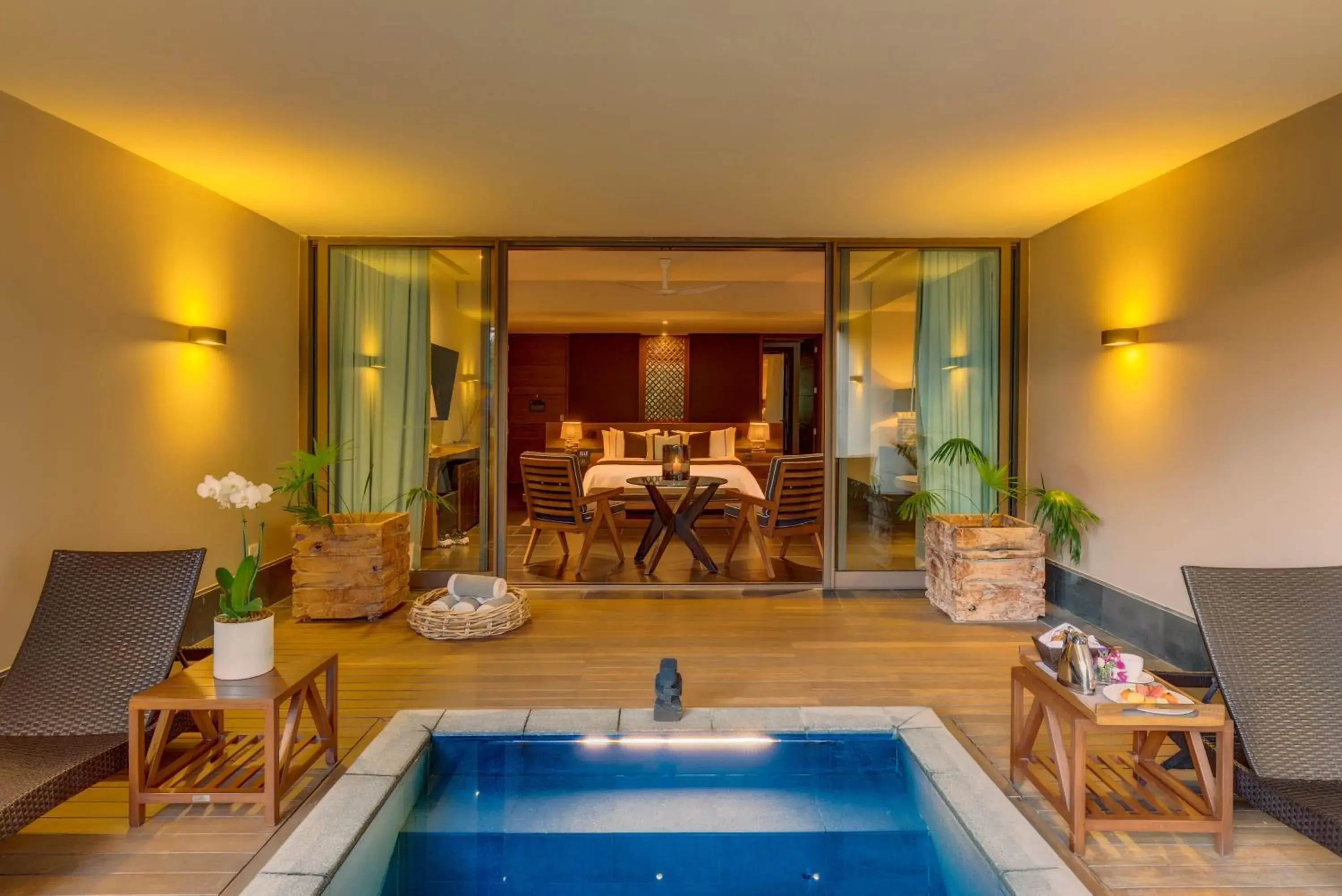 Junior Suite with Garden View in NIZUC Resort & Spa Junior Suite with Garden View in NIZUC Resort & Spa