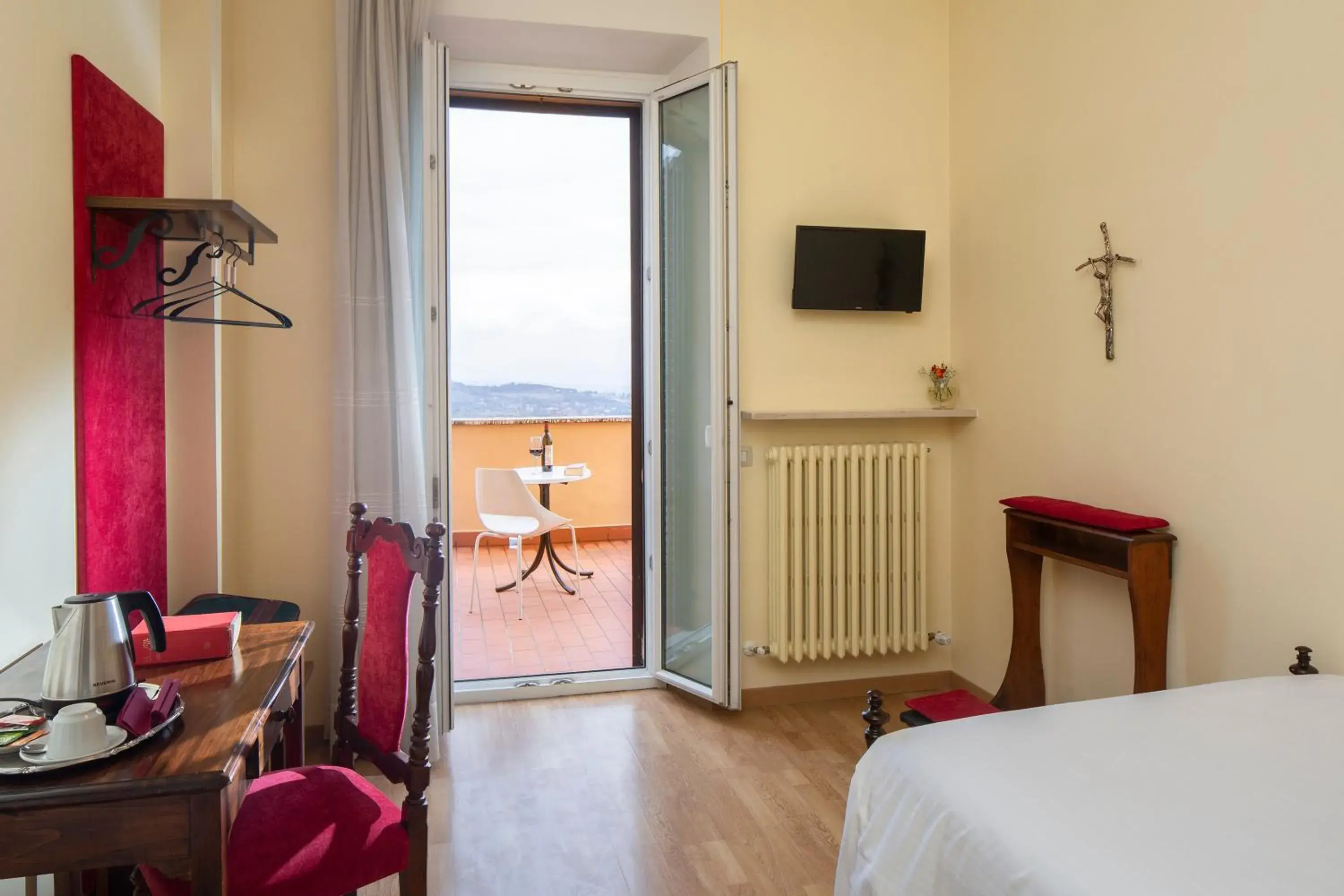 Deluxe Single Room with Balcony - single occupancy in Hotel Sacro Cuore Deluxe Single Room with Balcony - single occupancy in Hotel Sacro Cuore
