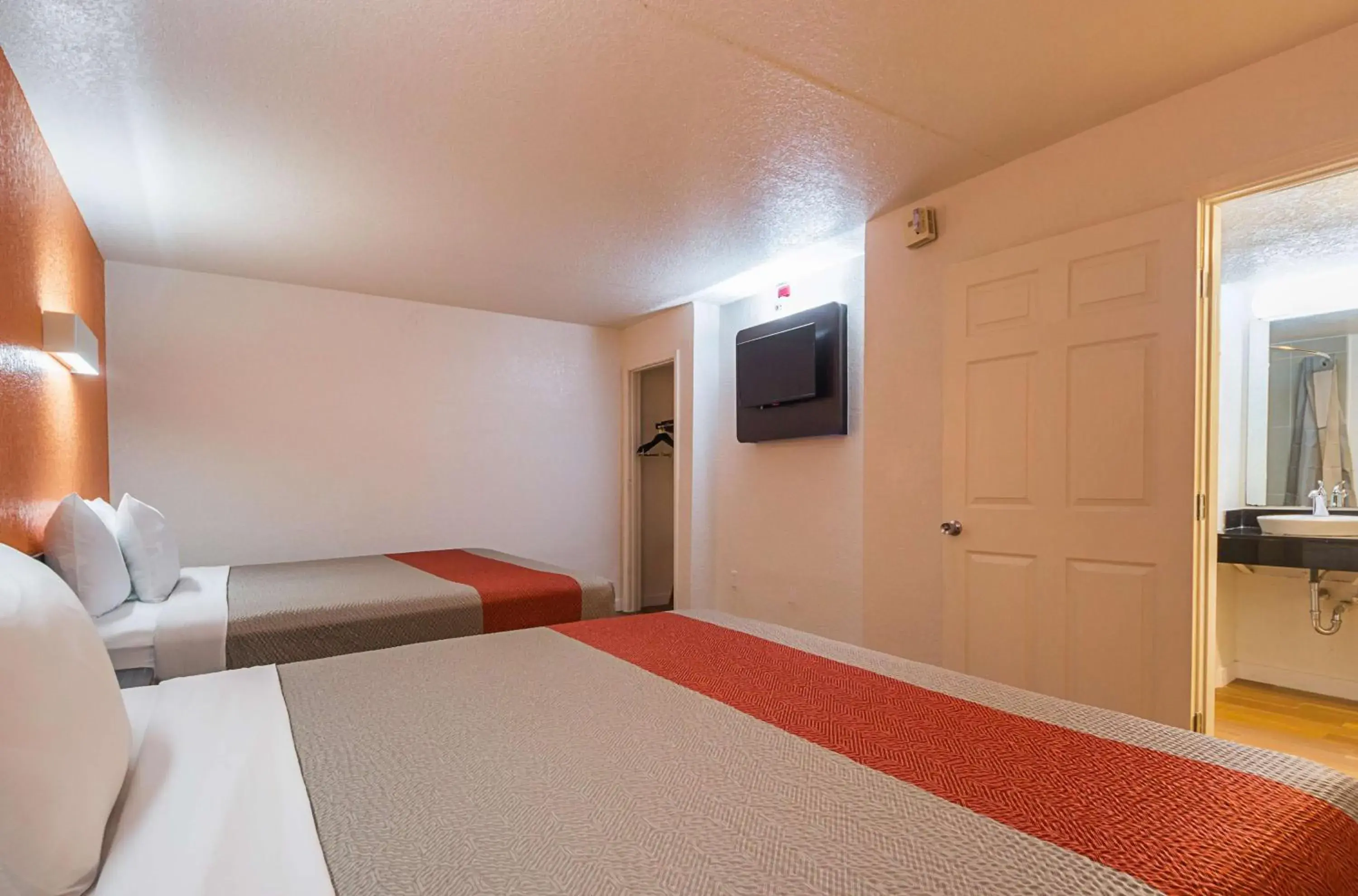 King Room with Two King Beds - single occupancy - Non-Smoking in Motel 6-Garland, TX - Northeast Dallas King Room with Two King Beds - single occupancy - Non-Smoking in Motel 6-Garland, TX - Northeast Dallas