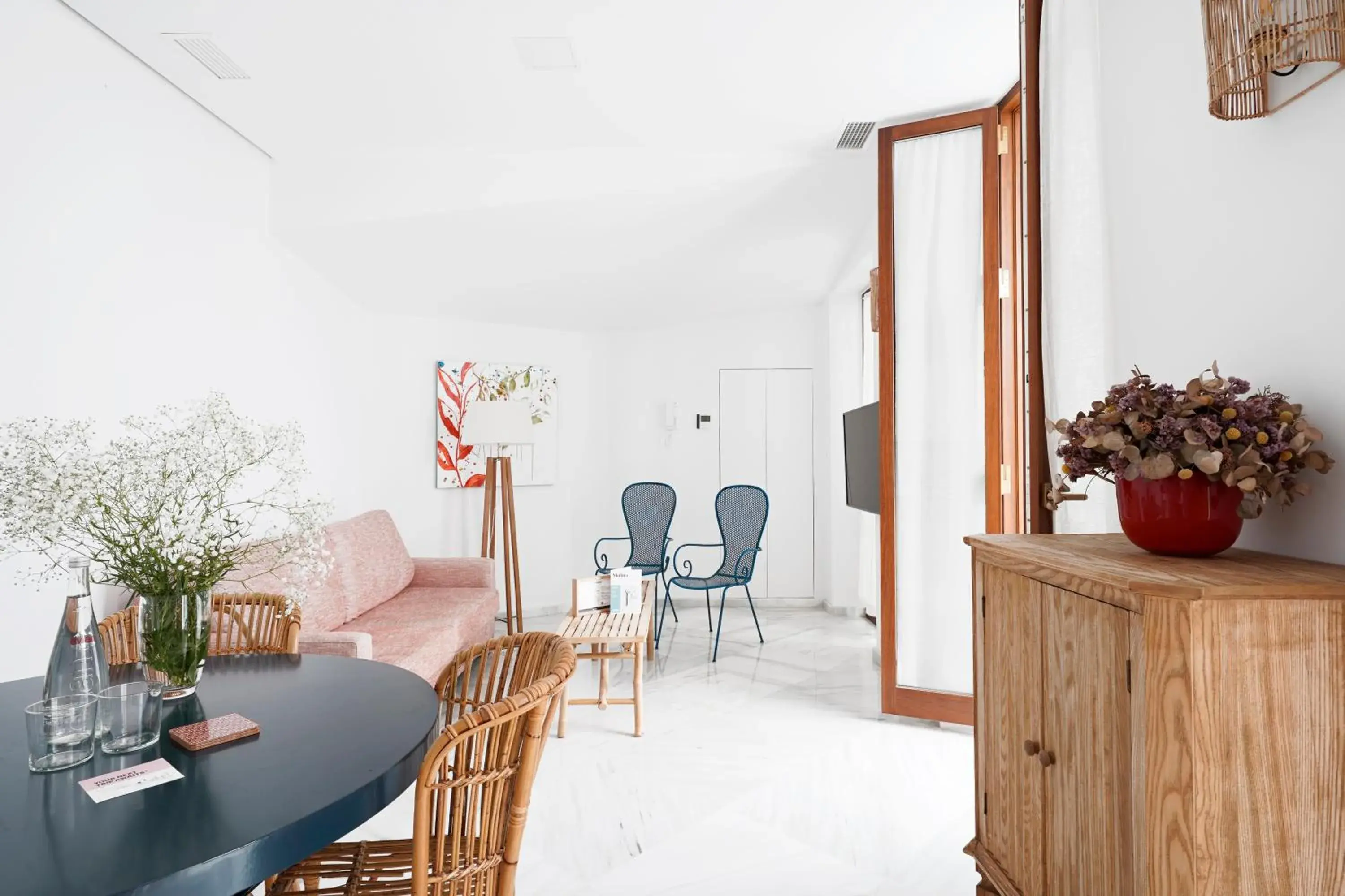 Three-Bedroom Apartment in Numa Seville Molina Three-Bedroom Apartment in Numa Seville Molina