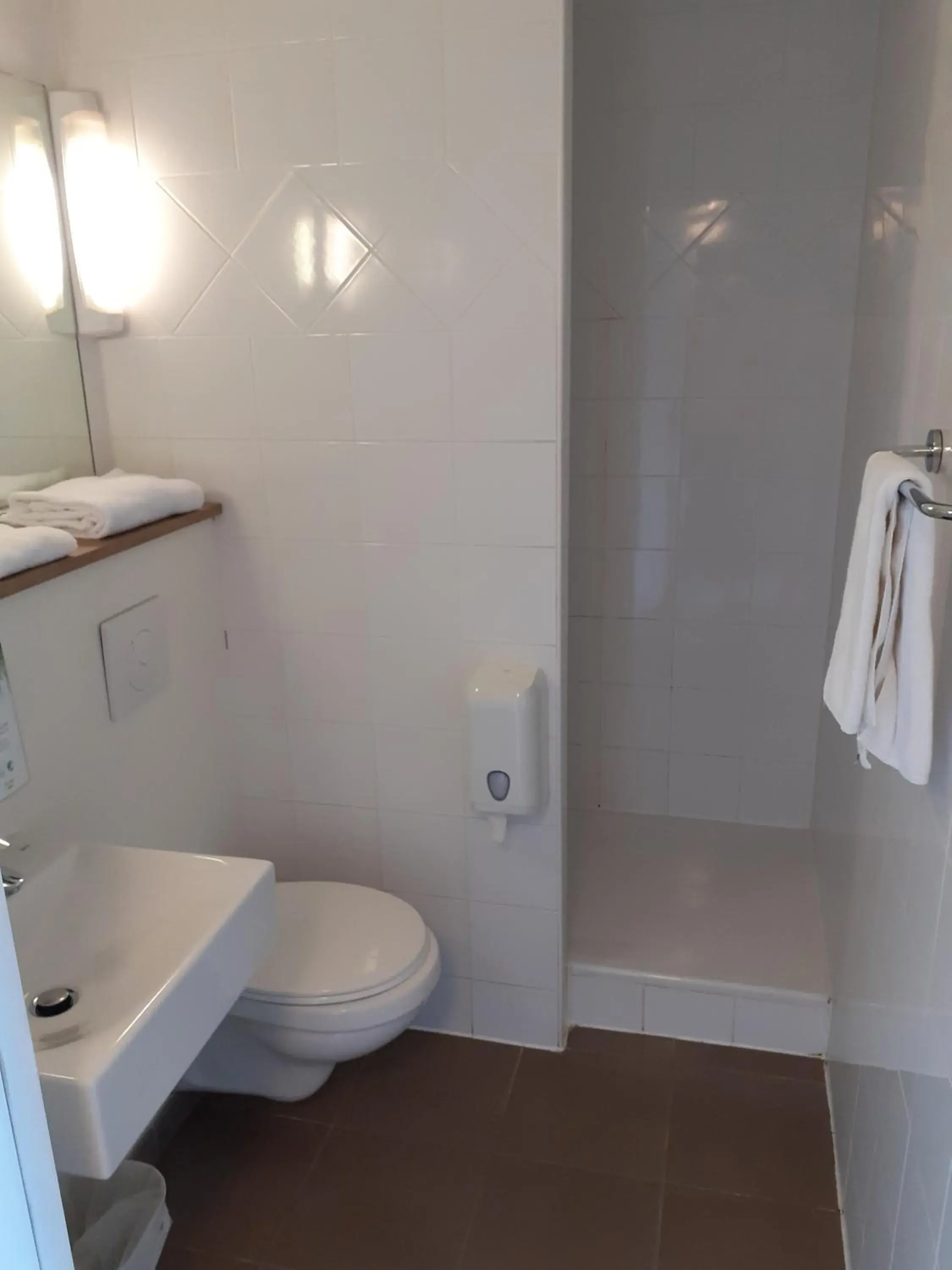 Standard Twin Room in Kyriad Carcassonne - Aéroport Standard Twin Room in Kyriad Carcassonne - Aéroport