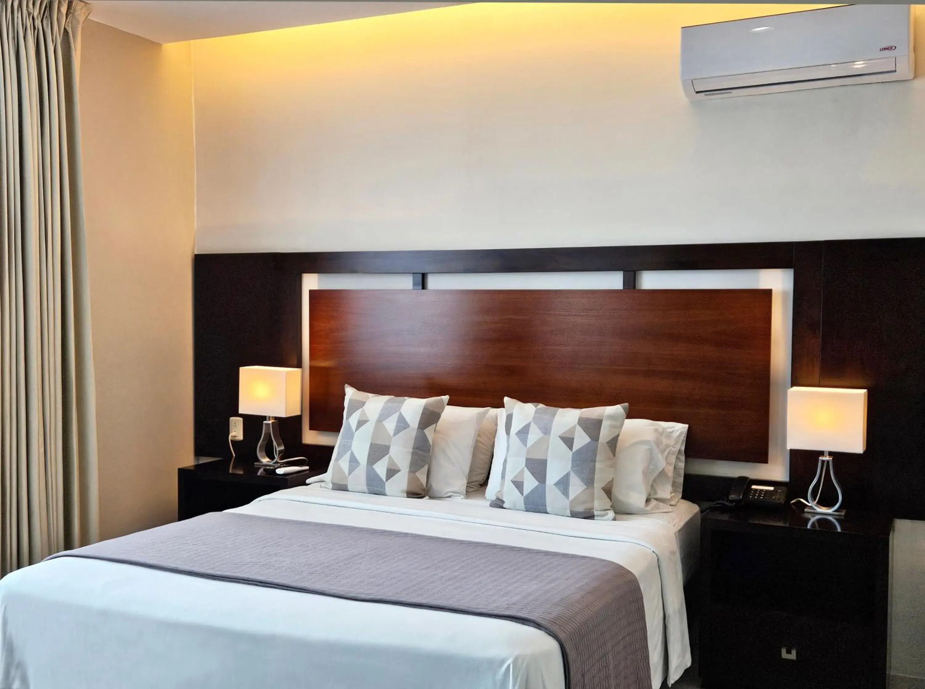 Budget Single Room in Hotel Perla Spondylus Budget Single Room in Hotel Perla Spondylus