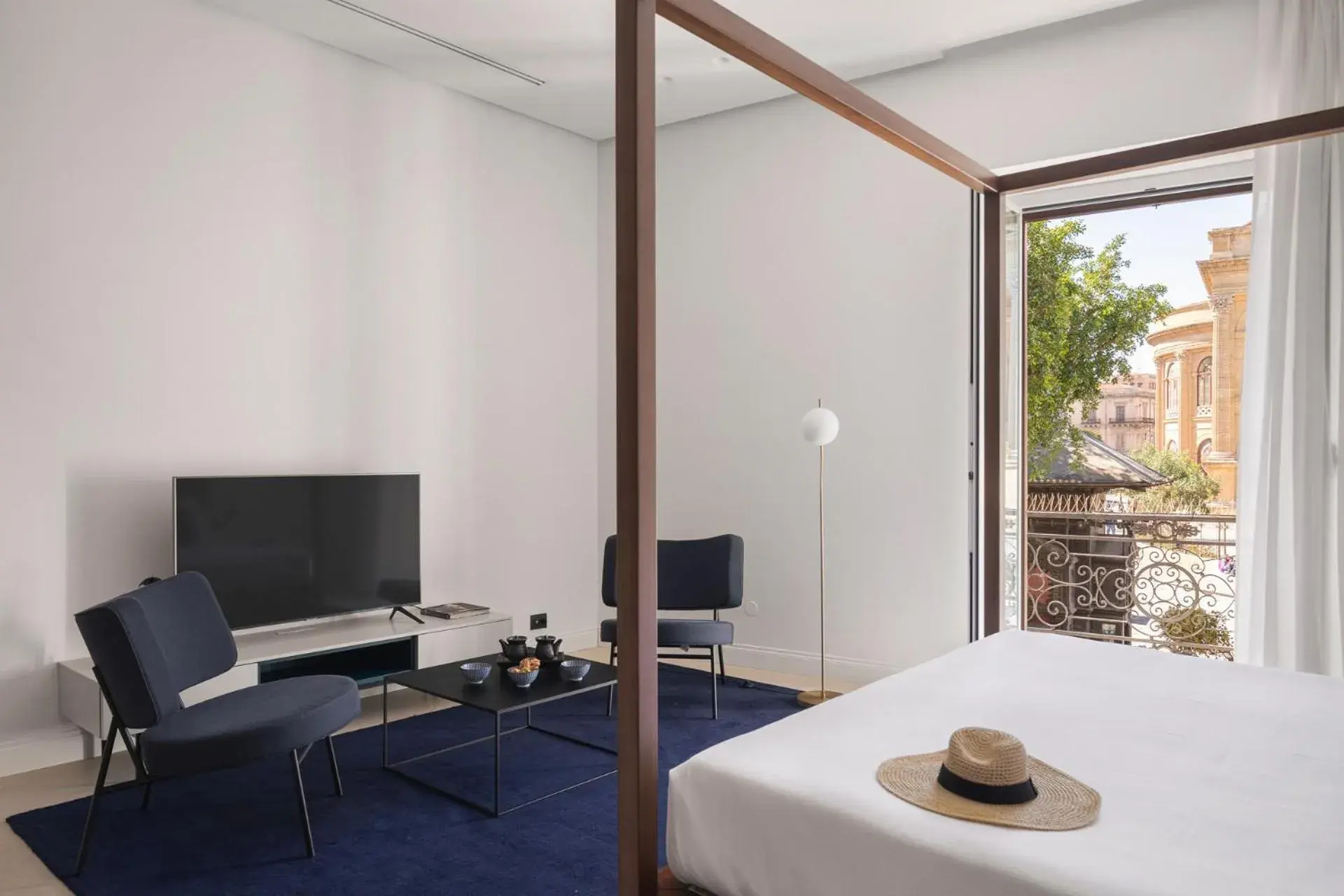 Suite with Hot Tub in Palazzo Sovrana Serviced Luxury Apartments Suite with Hot Tub in Palazzo Sovrana Serviced Luxury Apartments