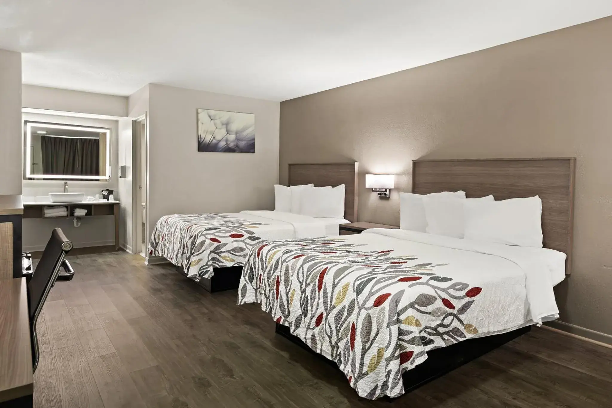 Deluxe Two Queen Beds with Jetted Tub Non-Smoking in Red Roof Inn & Suites Monroe, NC Deluxe Two Queen Beds with Jetted Tub Non-Smoking in Red Roof Inn & Suites Monroe, NC