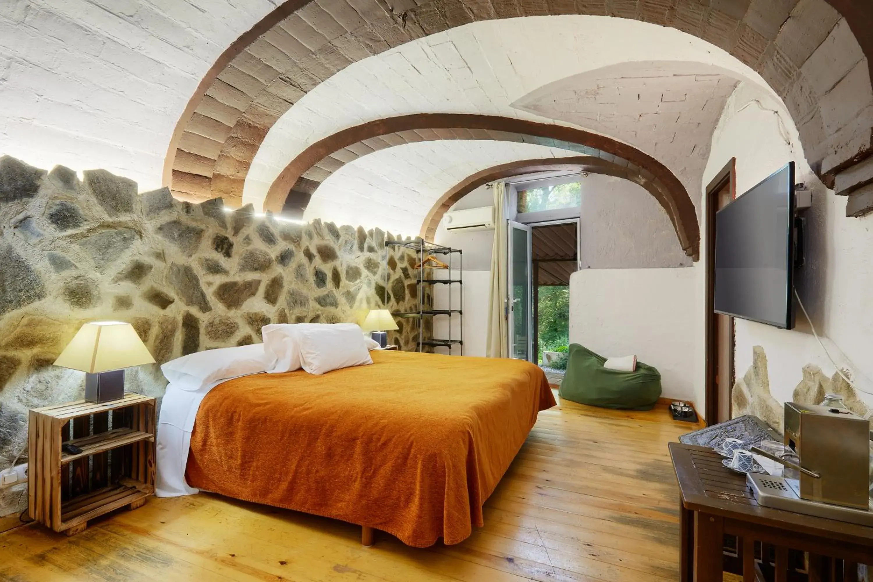 Triple Room with Terrace in B&B Mas Torrencito Pet Friendly Triple Room with Terrace in B&B Mas Torrencito Pet Friendly