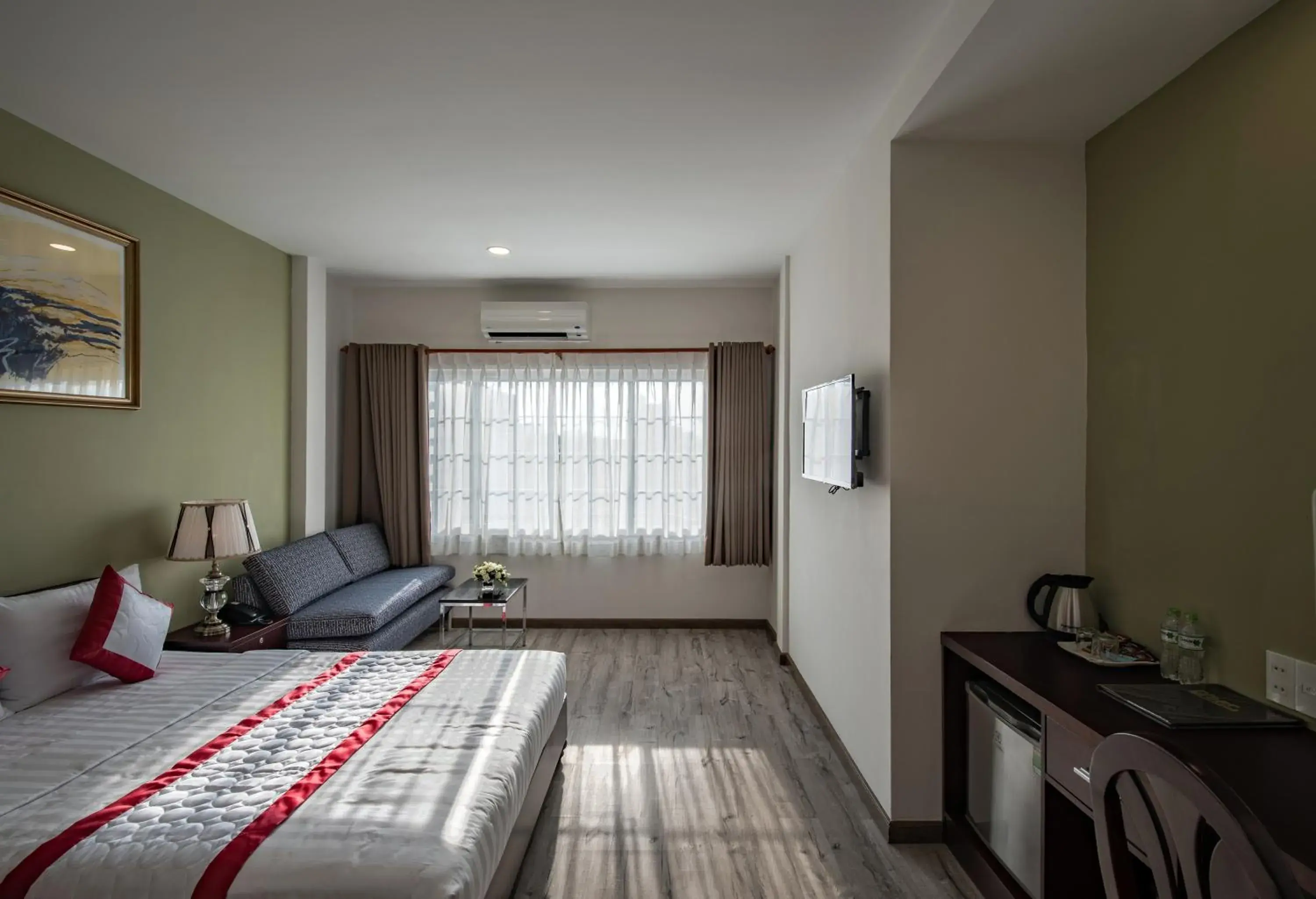 Deluxe Double Room in Hue My Hotel Deluxe Double Room in Hue My Hotel