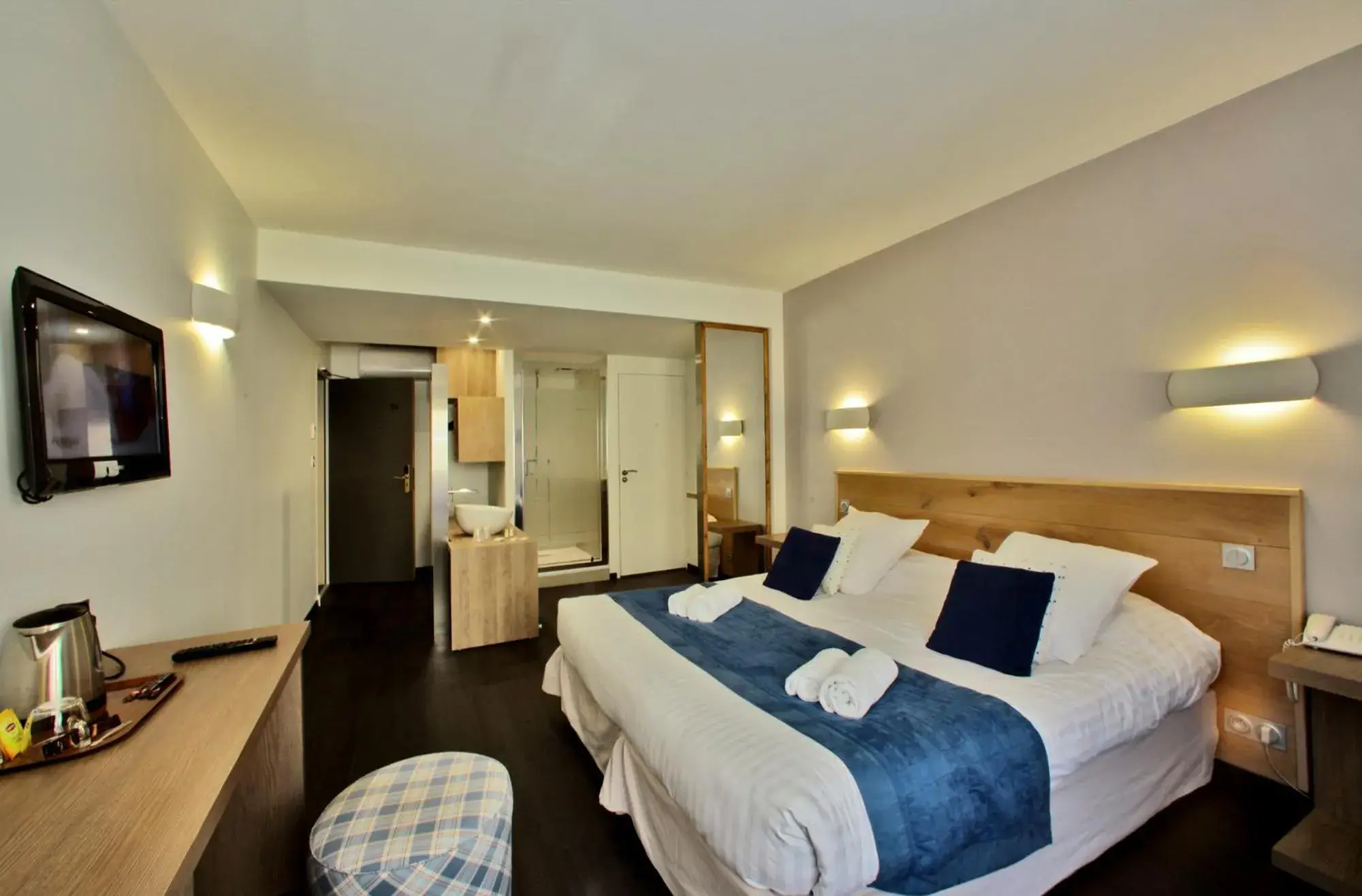 Superior Double Room in Hotel de Compostelle Superior Double Room in Hotel de Compostelle