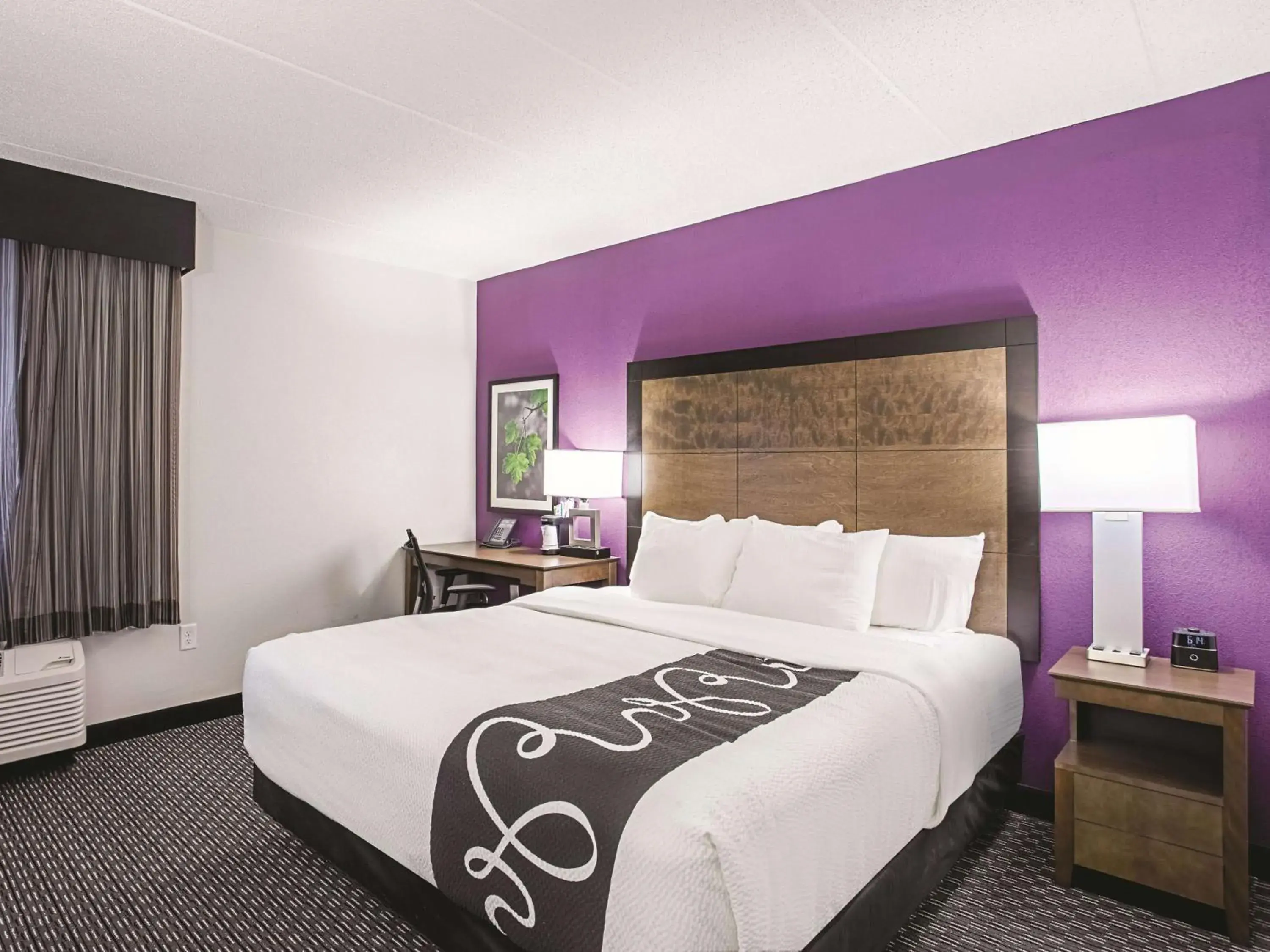 King Room - Non-Smoking in La Quinta by Wyndham Baltimore N / White Marsh King Room - Non-Smoking in La Quinta by Wyndham Baltimore N / White Marsh