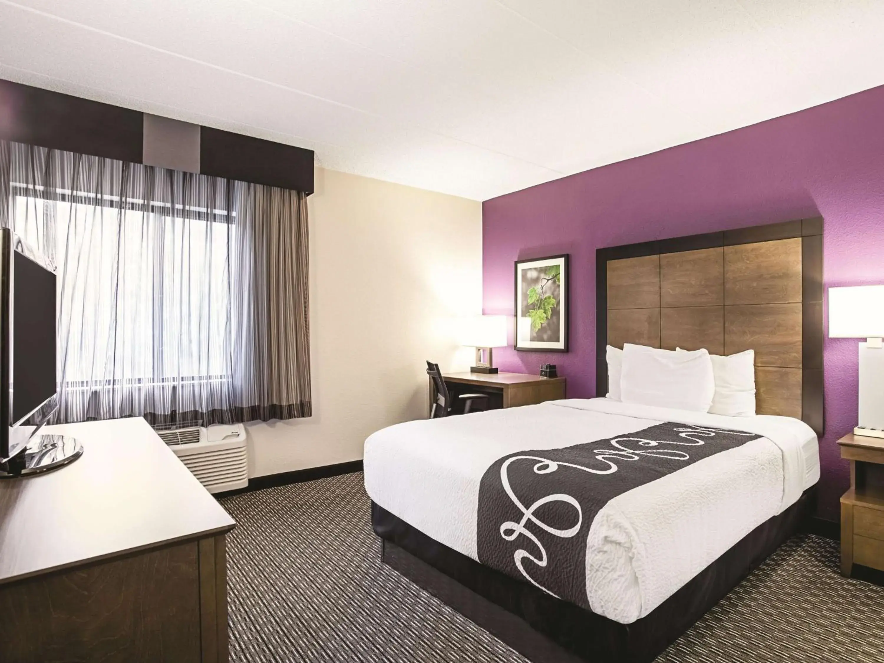 Standard Room 1 Queen Bed in La Quinta by Wyndham Baltimore N / White Marsh Standard Room 1 Queen Bed in La Quinta by Wyndham Baltimore N / White Marsh