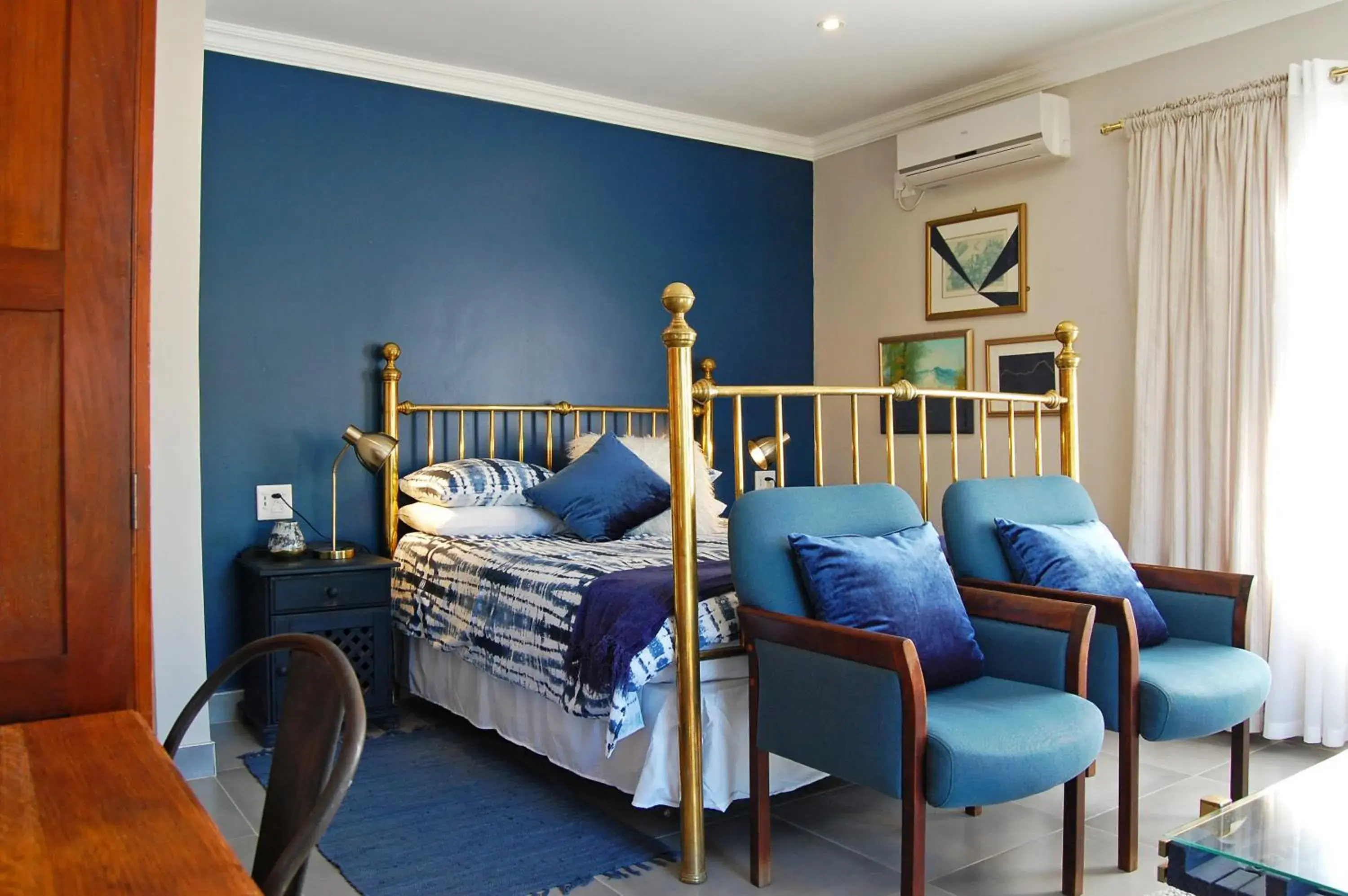 Classic Queen Room - single occupancy in Stonehaven Clarens Classic Queen Room - single occupancy in Stonehaven Clarens