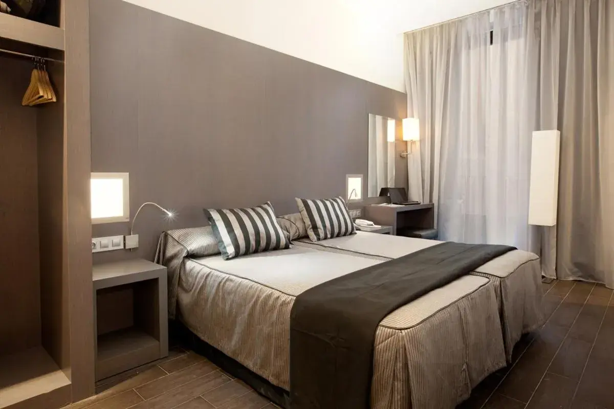 Superior Double or Twin Room with Balcony in Dalia Ramblas Superior Double or Twin Room with Balcony in Dalia Ramblas