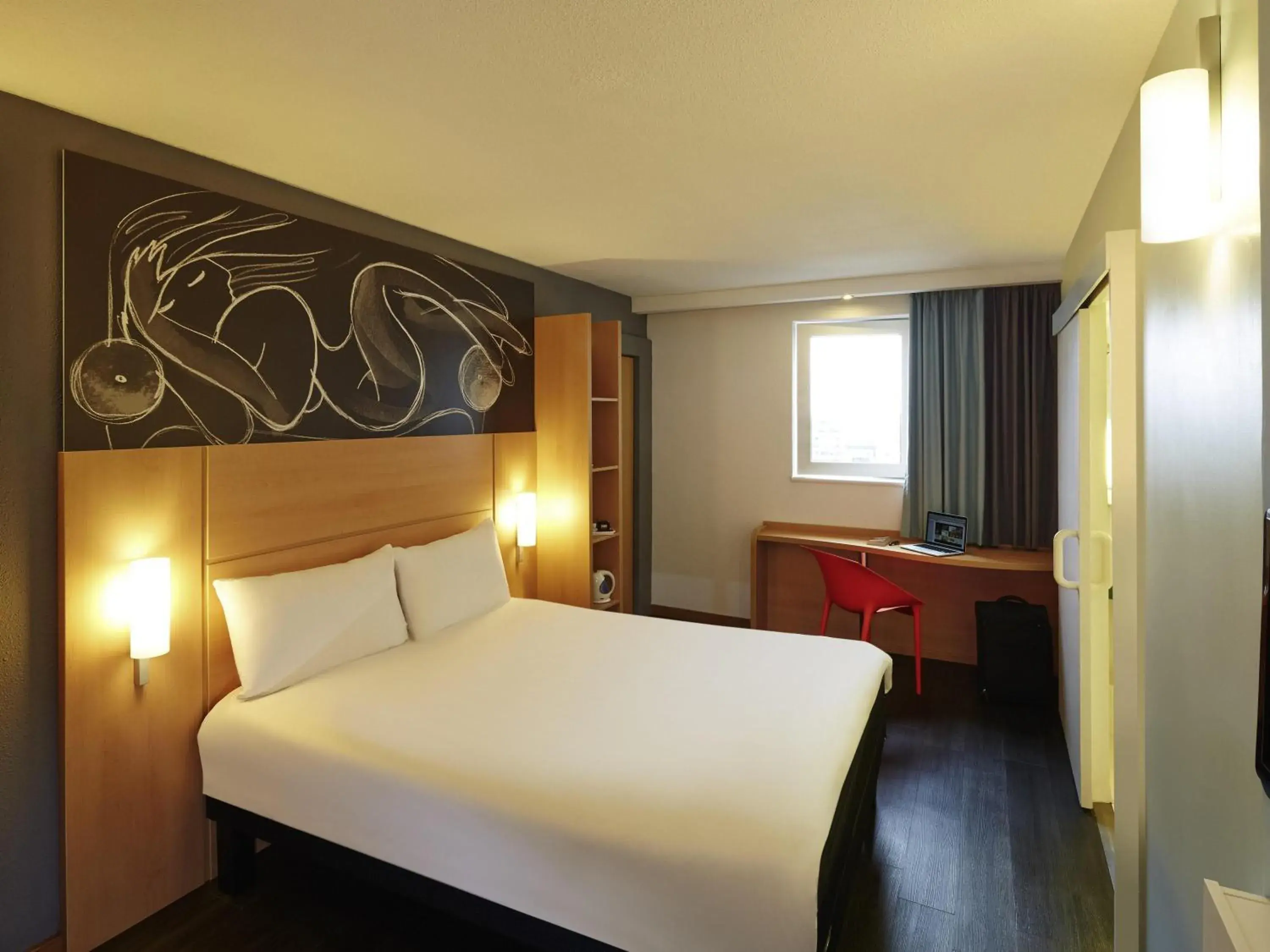 Double Room in ibis Reading Centre Double Room in ibis Reading Centre