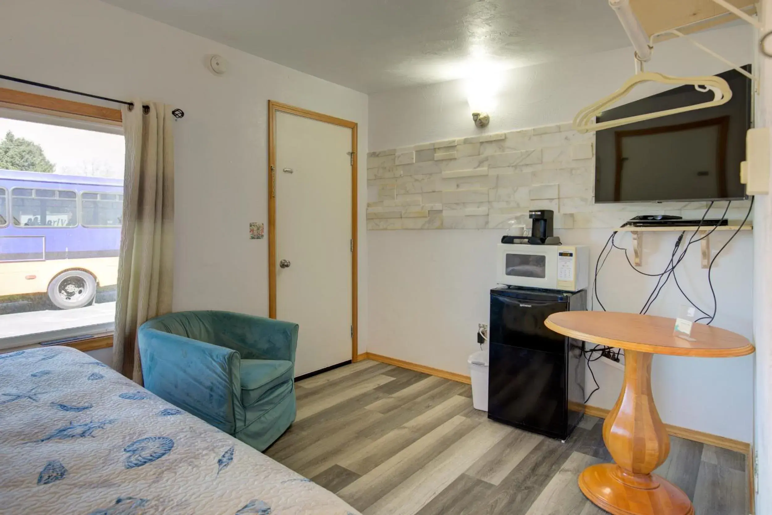 Standard King Room in Westerly Motel Standard King Room in Westerly Motel