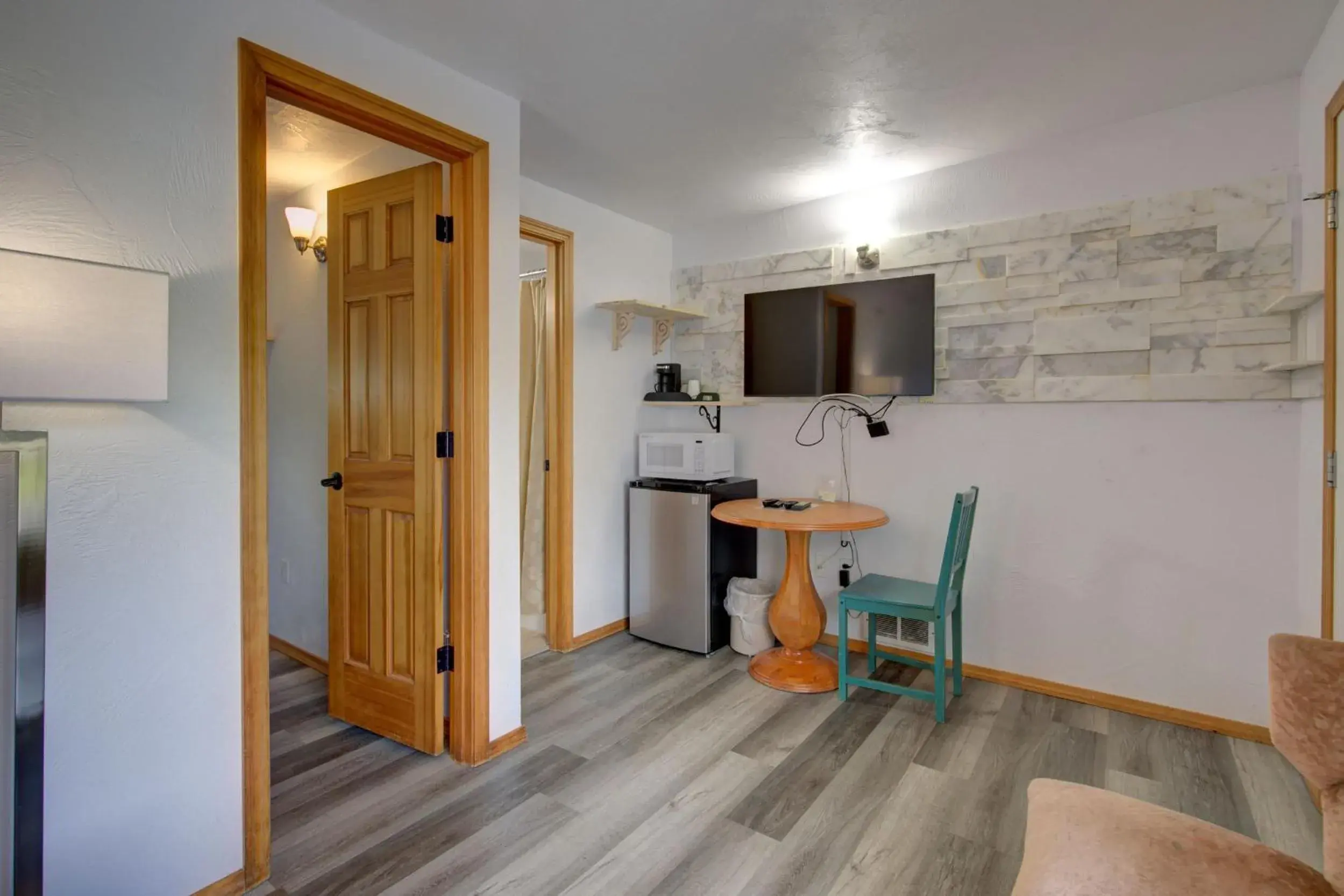 Queen Room in Westerly Motel Queen Room in Westerly Motel