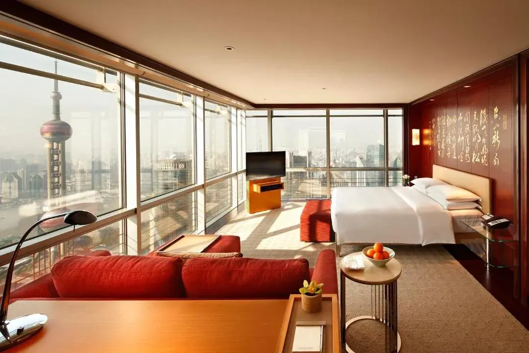 Deluxe King Room with River View in Grand Hyatt Shanghai Deluxe King Room with River View in Grand Hyatt Shanghai