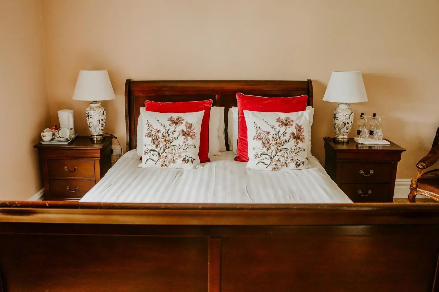 King Room with Spa Bath - single occupancy in Abbeyview House B&B and Glamping King Room with Spa Bath - single occupancy in Abbeyview House B&B and Glamping