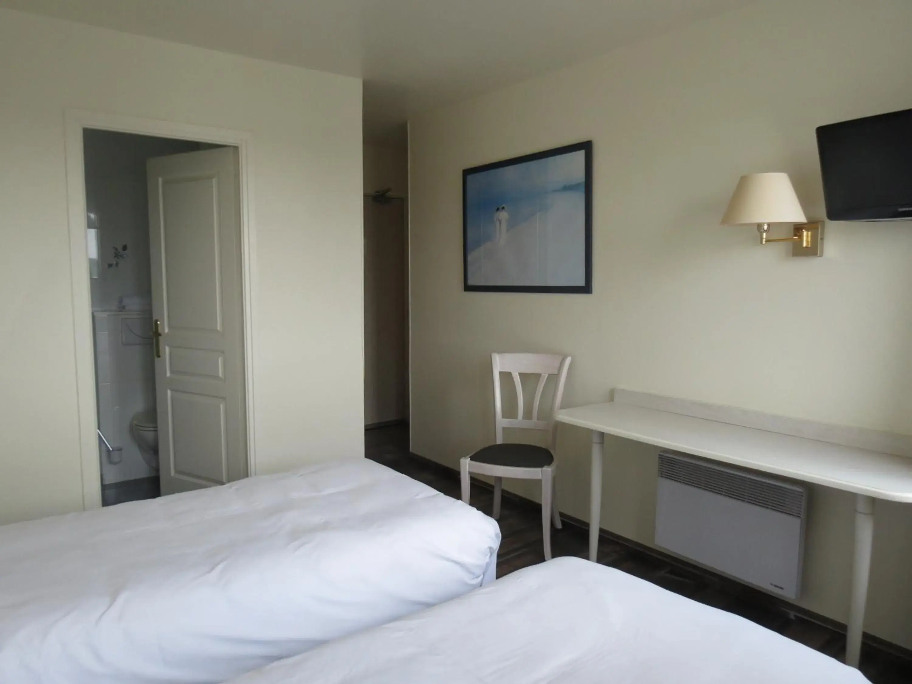 Twin Room in Hotel Côte d'Opale Twin Room in Hotel Côte d'Opale