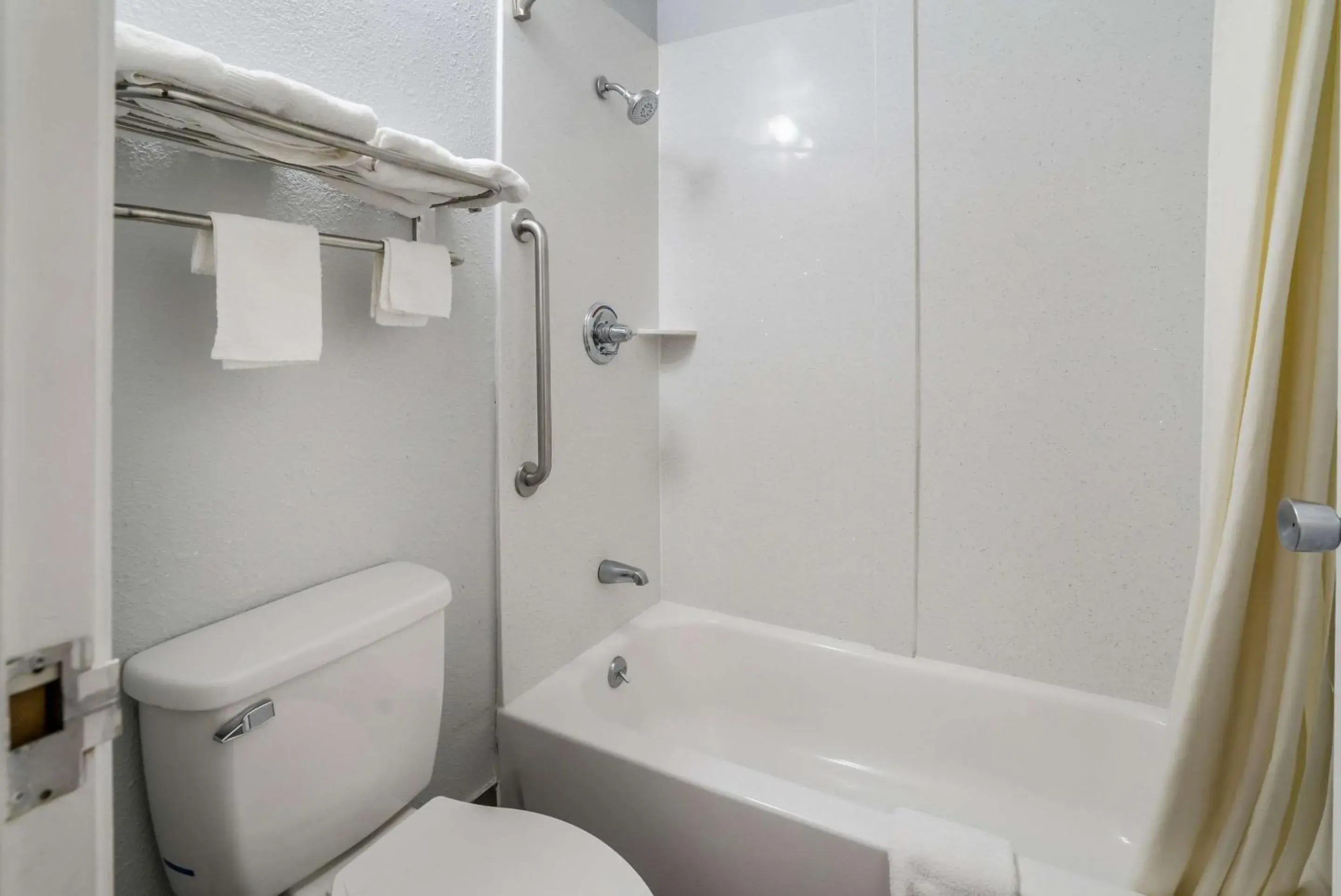 Queen Room with Two Queen Beds - Non-Smoking in Quality Inn Greer - Greenville Queen Room with Two Queen Beds - Non-Smoking in Quality Inn Greer - Greenville