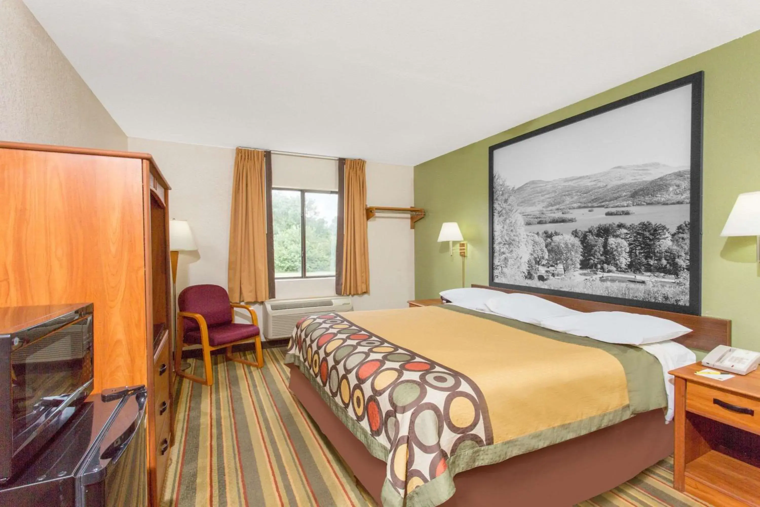 King Room - Non-Smoking in Super 8 by Wyndham Bedford King Room - Non-Smoking in Super 8 by Wyndham Bedford