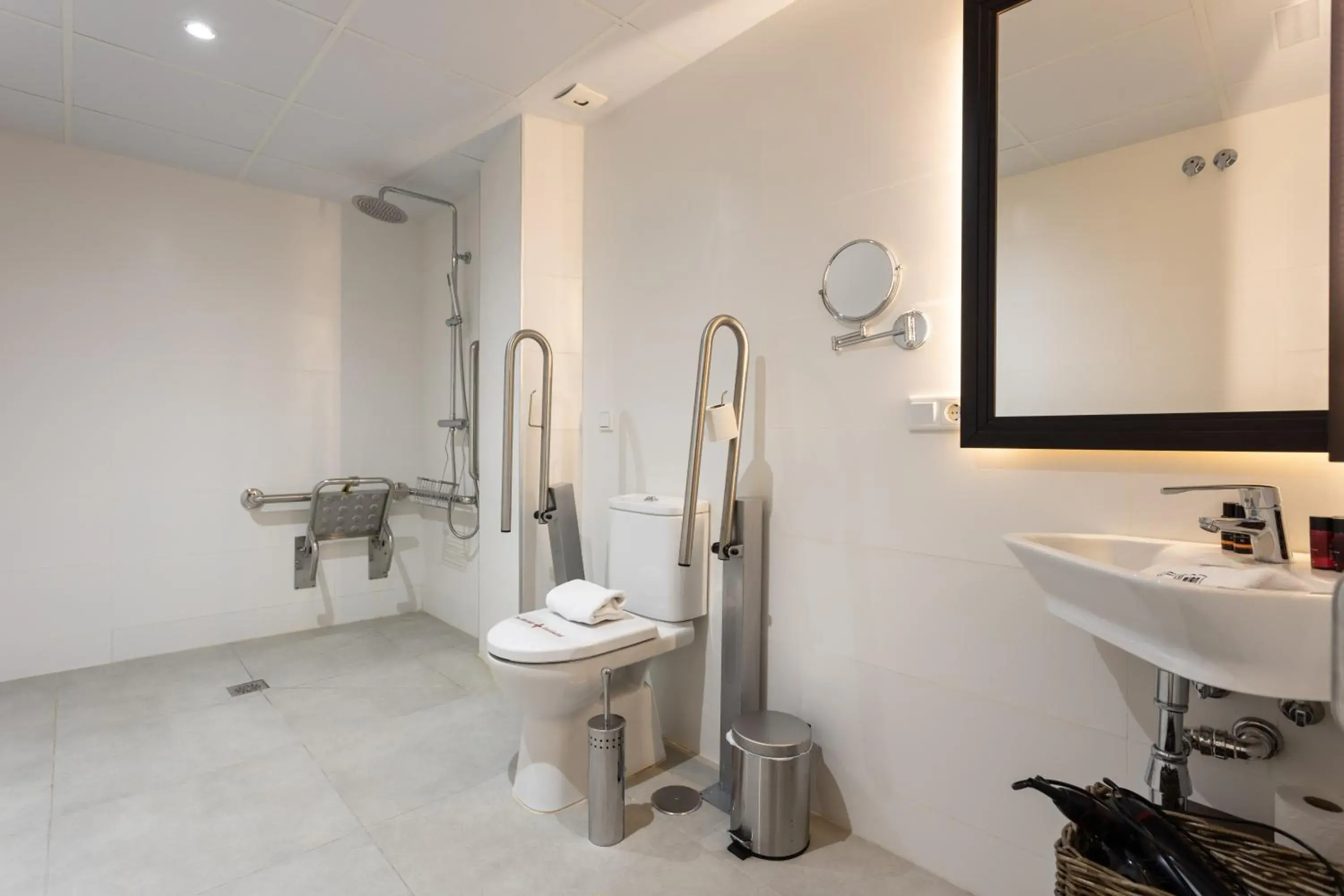 Standard One-Bedroom Apartment in BiBo Suites Plaza Nueva Standard One-Bedroom Apartment in BiBo Suites Plaza Nueva