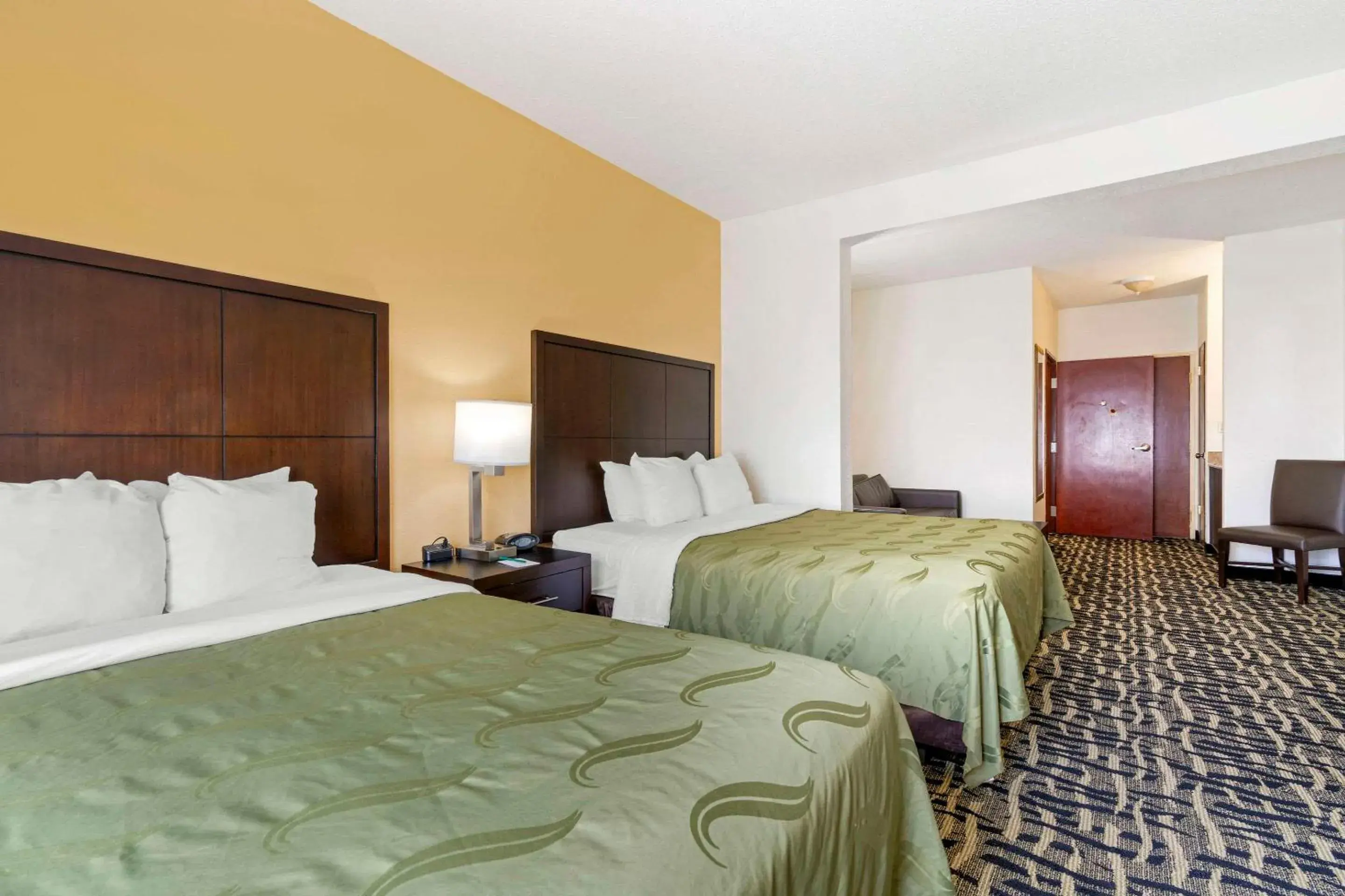 Queen Room with Two Queen Beds - Non-Smoking in Quality Suites La Grange Queen Room with Two Queen Beds - Non-Smoking in Quality Suites La Grange