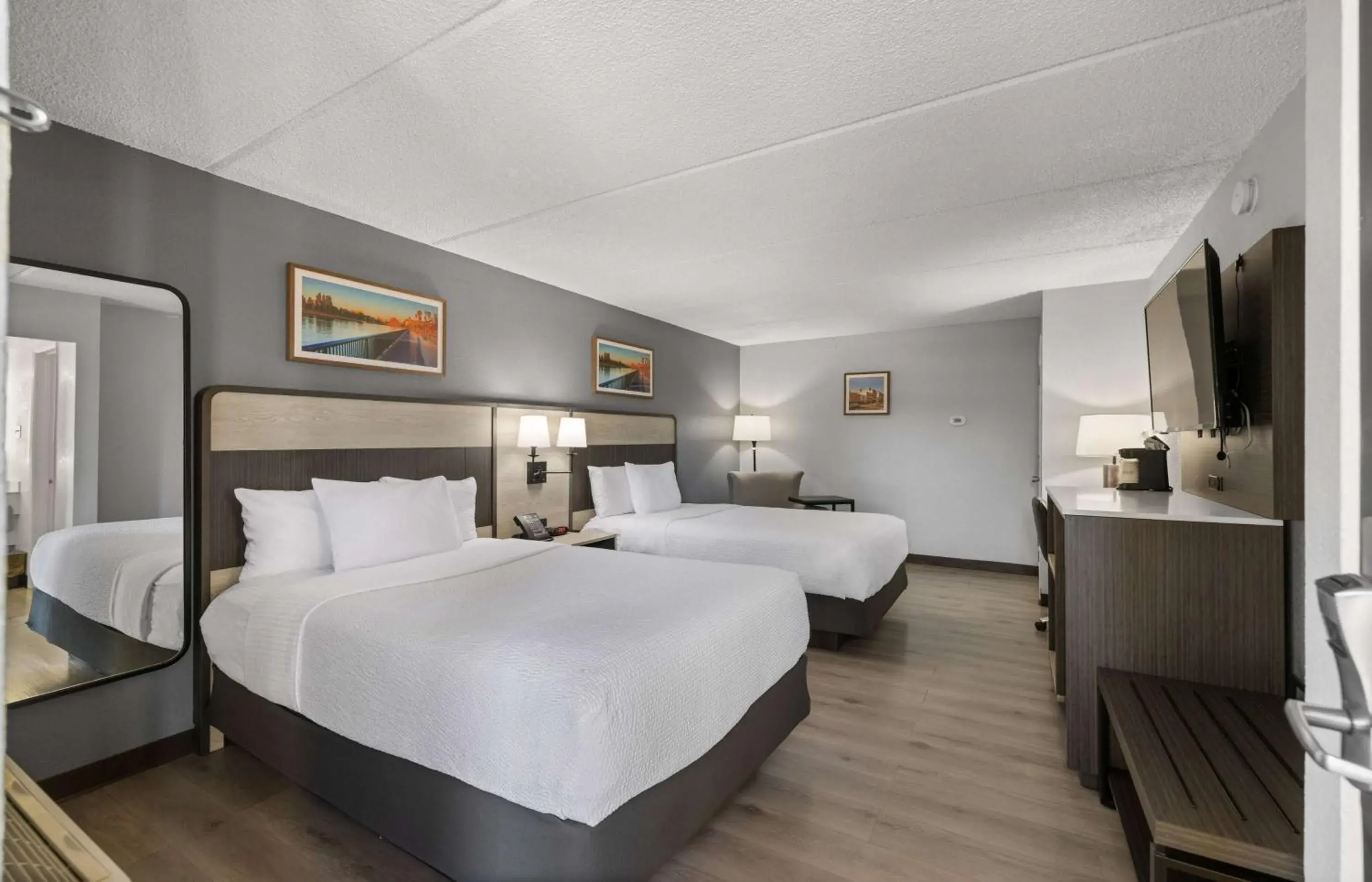 Double Room with Two Double Beds - Disability Access in La Quinta Inn by Wyndham Stockton Double Room with Two Double Beds - Disability Access in La Quinta Inn by Wyndham Stockton