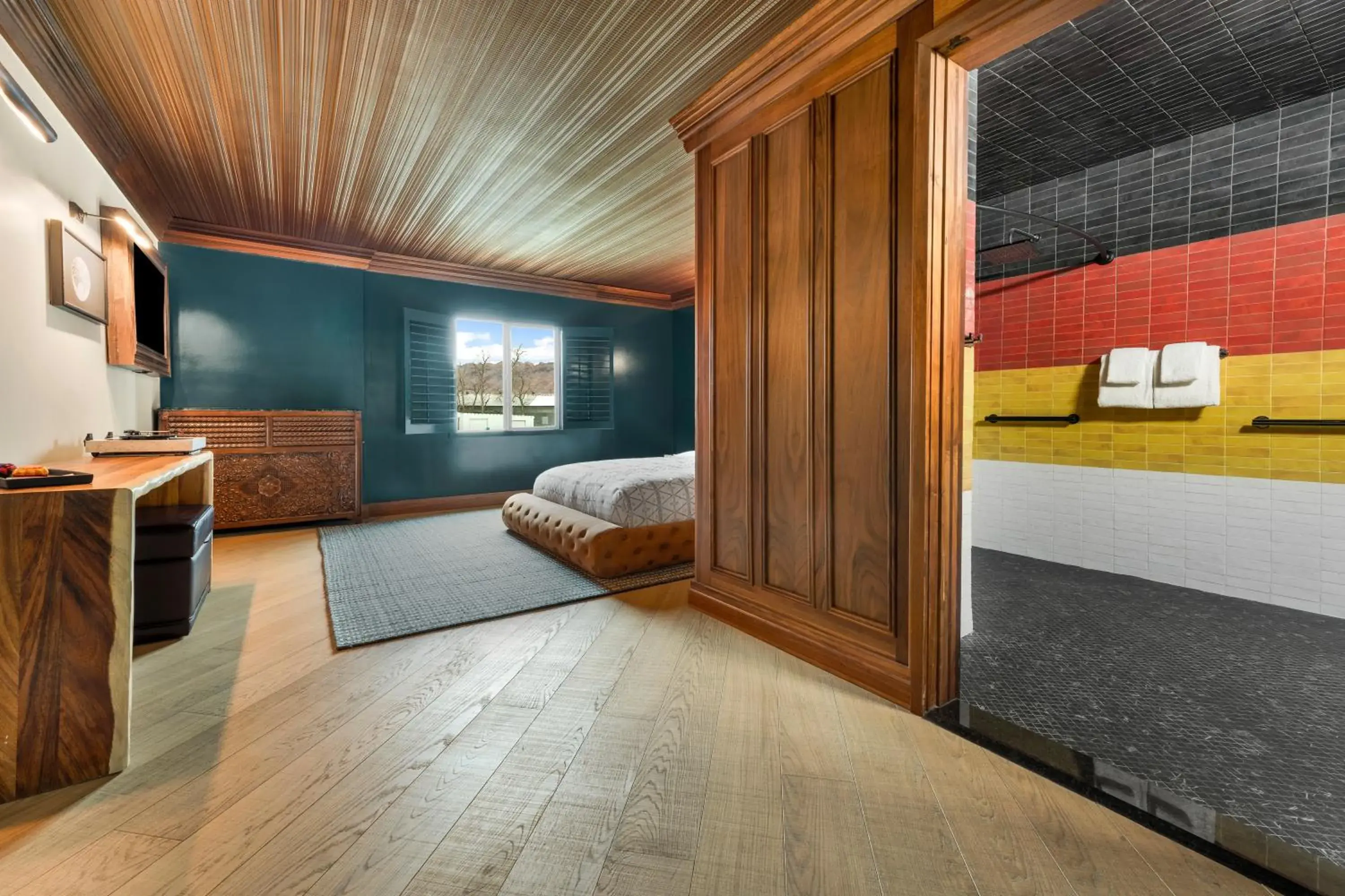 Queen Room - Disability Access in Wolfe's Hotel Moab Queen Room - Disability Access in Wolfe's Hotel Moab