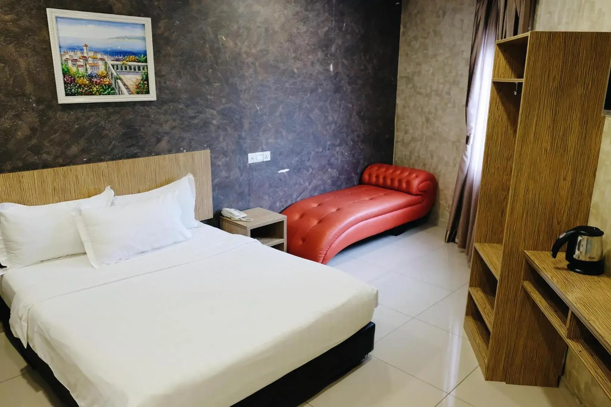 Deluxe Queen Room in Era Plus Hotel Deluxe Queen Room in Era Plus Hotel