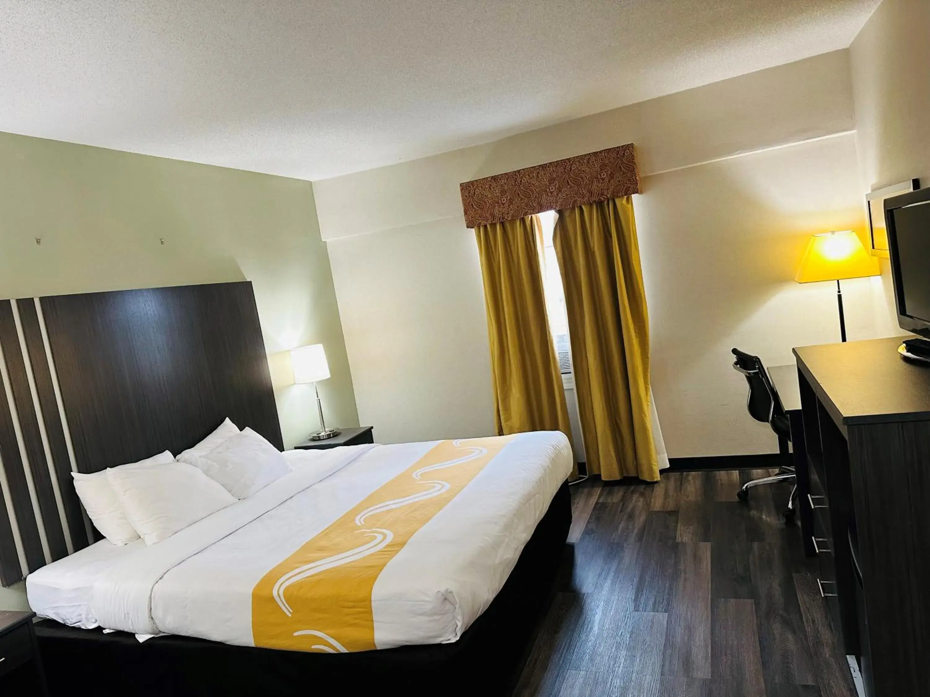 King Room - Non-Smoking in Quality Inn King Room - Non-Smoking in Quality Inn