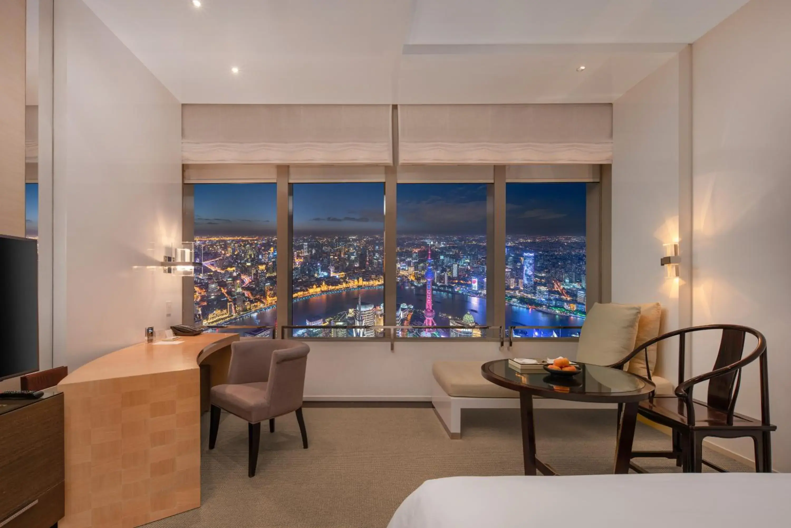 1 King Bed with Pearl Tower River View - single occupancy in Park Hyatt Shanghai 1 King Bed with Pearl Tower River View - single occupancy in Park Hyatt Shanghai