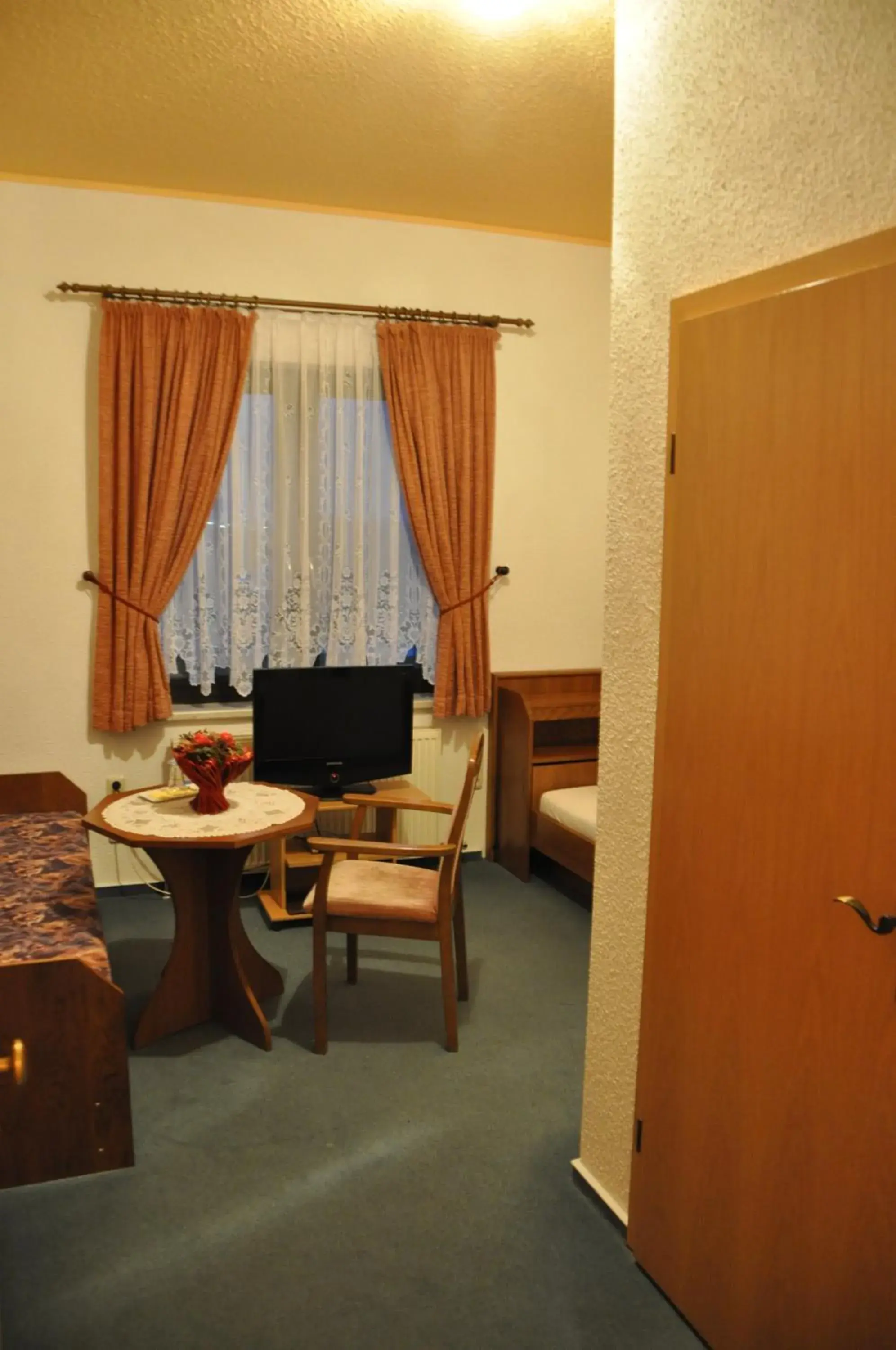 Economy Twin Room - single occupancy in Hotel-Restaurant Elsterblick Economy Twin Room - single occupancy in Hotel-Restaurant Elsterblick