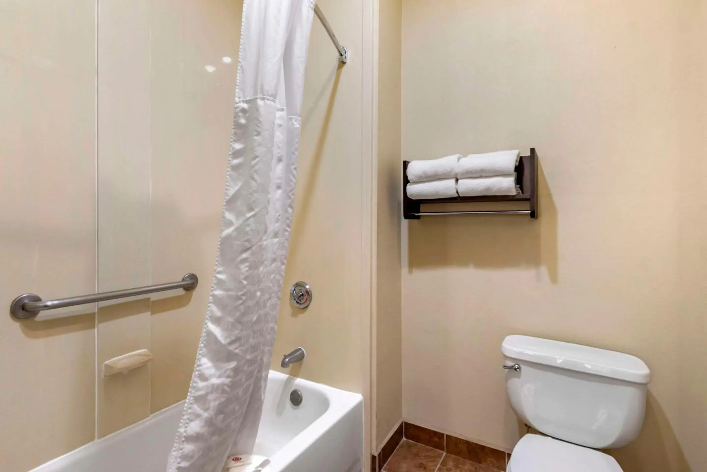 King Suite with Sofa Bed - Non Smoking in Comfort Suites King Suite with Sofa Bed - Non Smoking in Comfort Suites