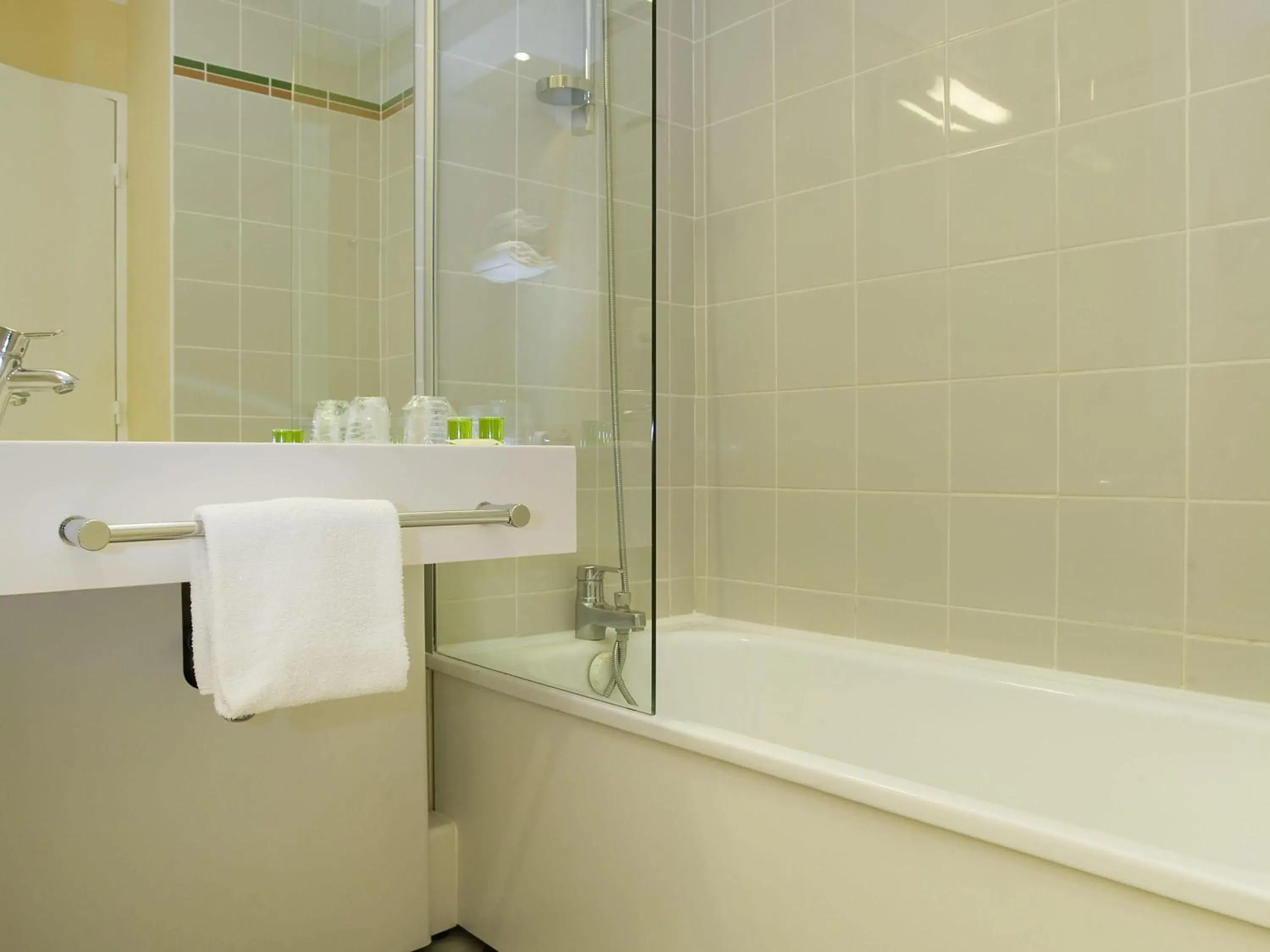 Standard Double Room in ibis Styles Bordeaux Aéroport Standard Double Room in ibis Styles Bordeaux Aéroport