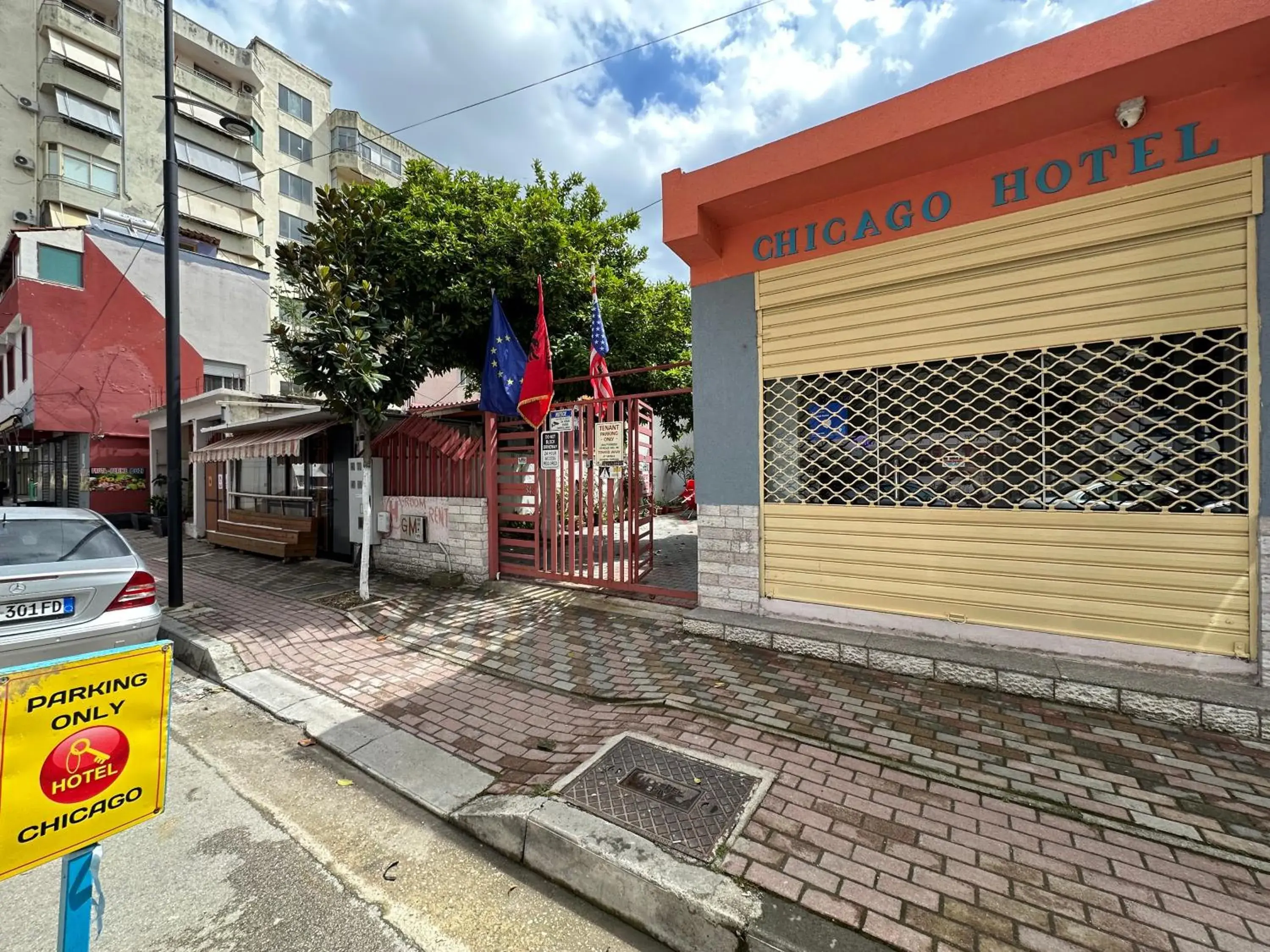 Deluxe King Suite in Chicago hotel Deluxe King Suite in Chicago hotel