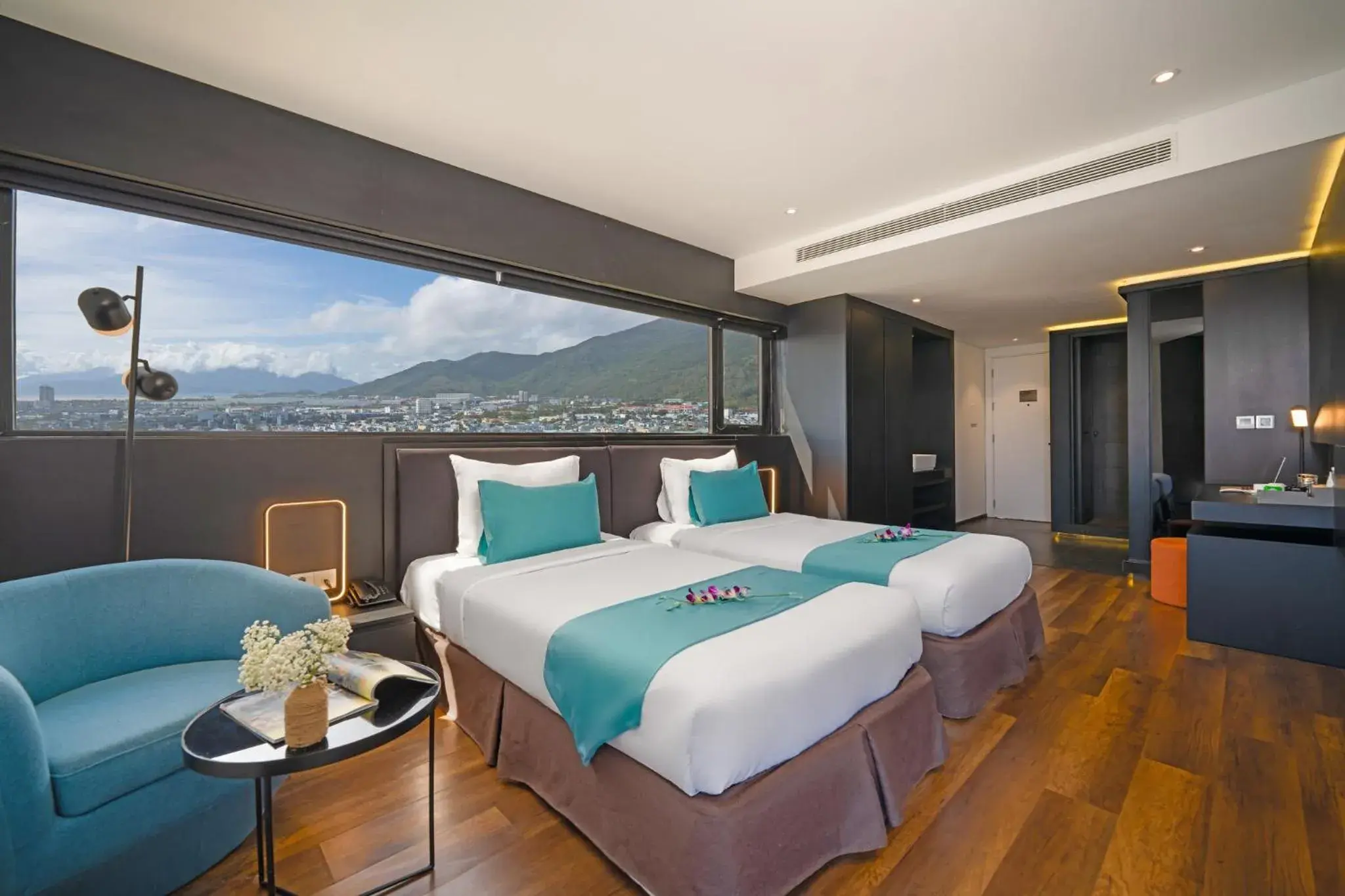 Deluxe Twin Room with City View in The Code Hotel & Spa Da Nang - Complimentary Daily Afternoon Tea in Sky Bar Deluxe Twin Room with City View in The Code Hotel & Spa Da Nang - Complimentary Daily Afternoon Tea in Sky Bar