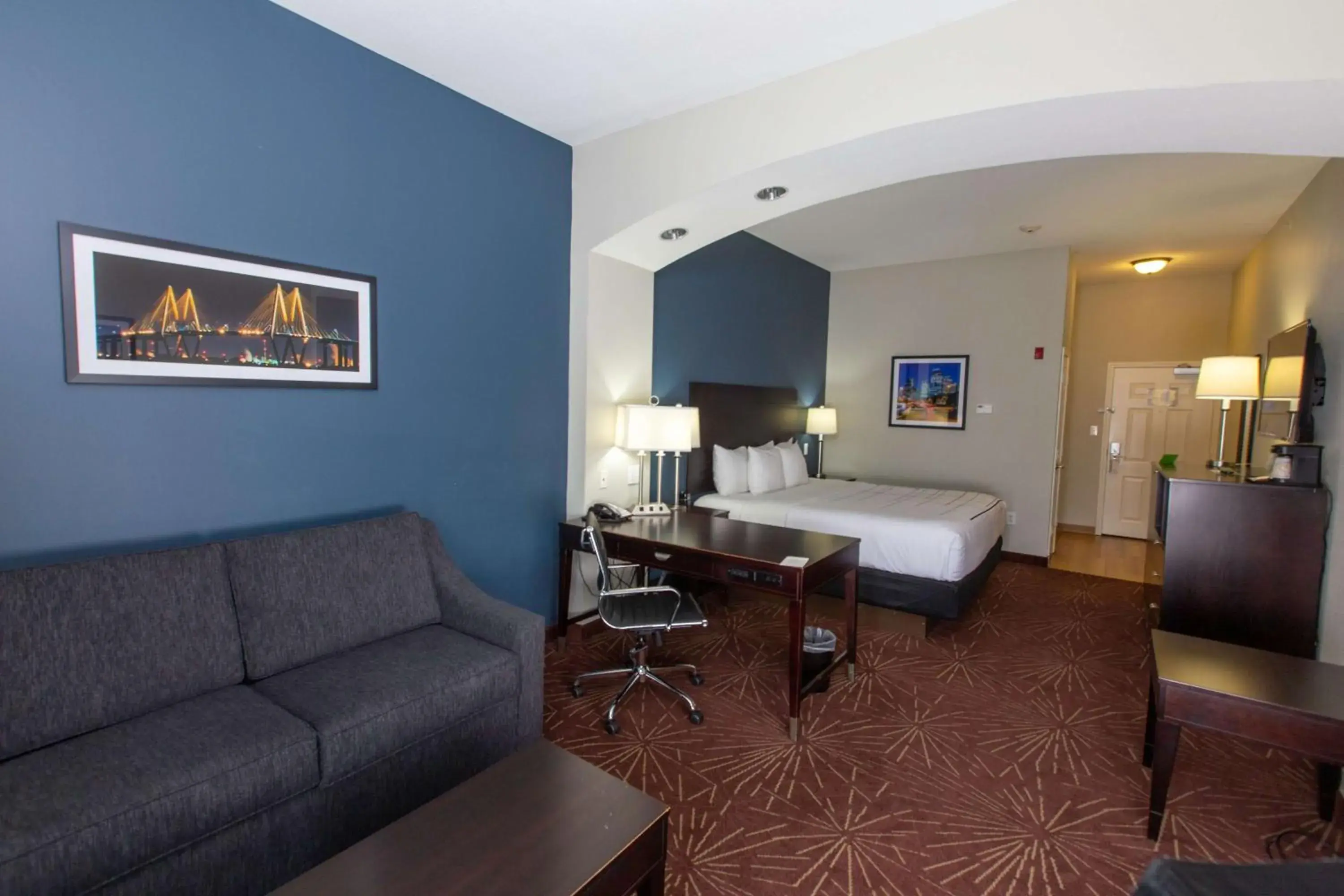 Deluxe King Room in La Quinta by Wyndham Houston East at Normandy Deluxe King Room in La Quinta by Wyndham Houston East at Normandy