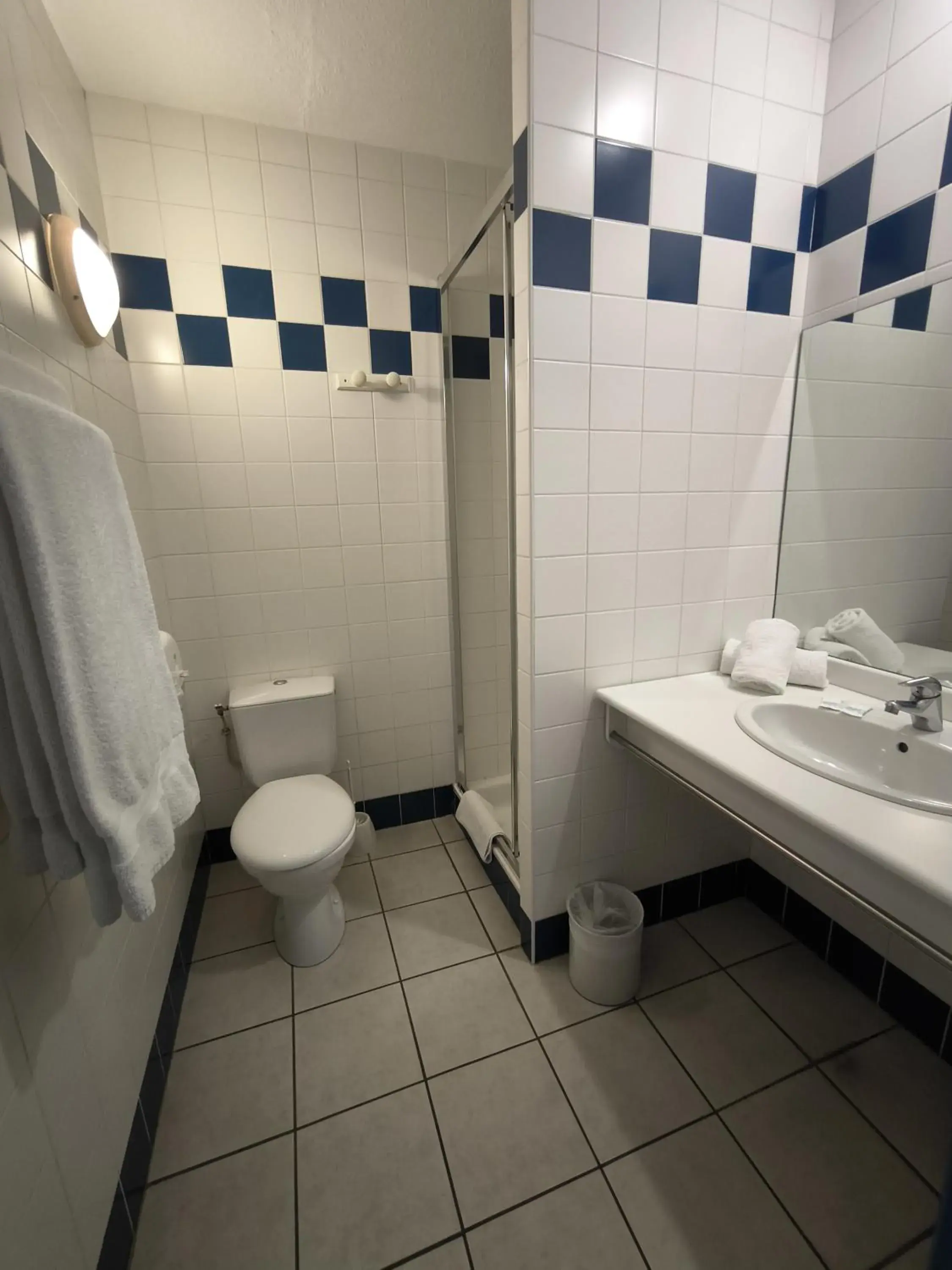 Standard Double Room - single occupancy in Hôtel Le Laury's Standard Double Room - single occupancy in Hôtel Le Laury's