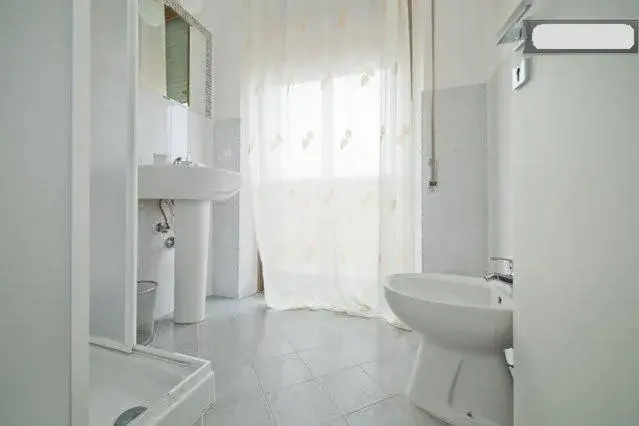 Large Double or Twin Room in B&B Lost in Rome Large Double or Twin Room in B&B Lost in Rome