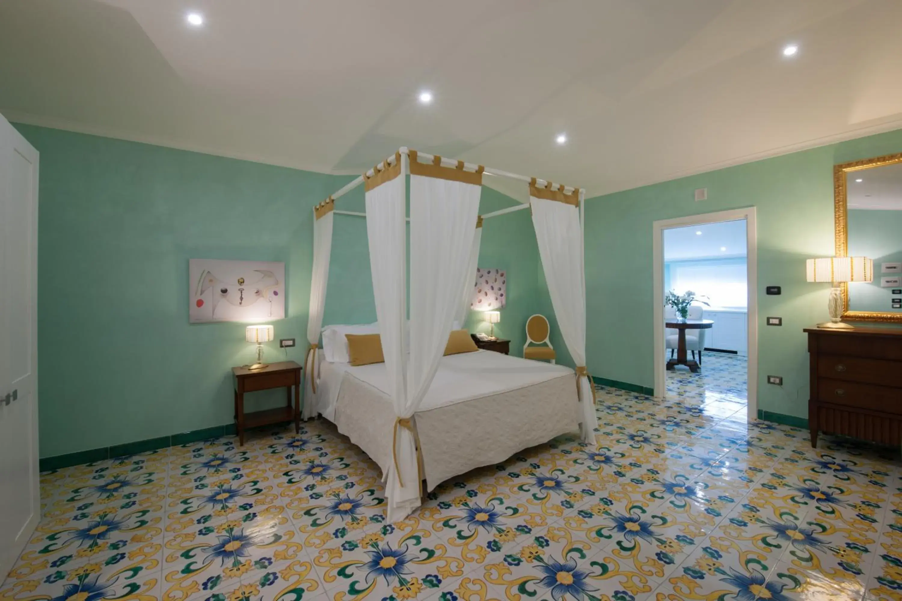 Queen Suite in L' Araba Fenice Hotel & Resort Queen Suite in L' Araba Fenice Hotel & Resort