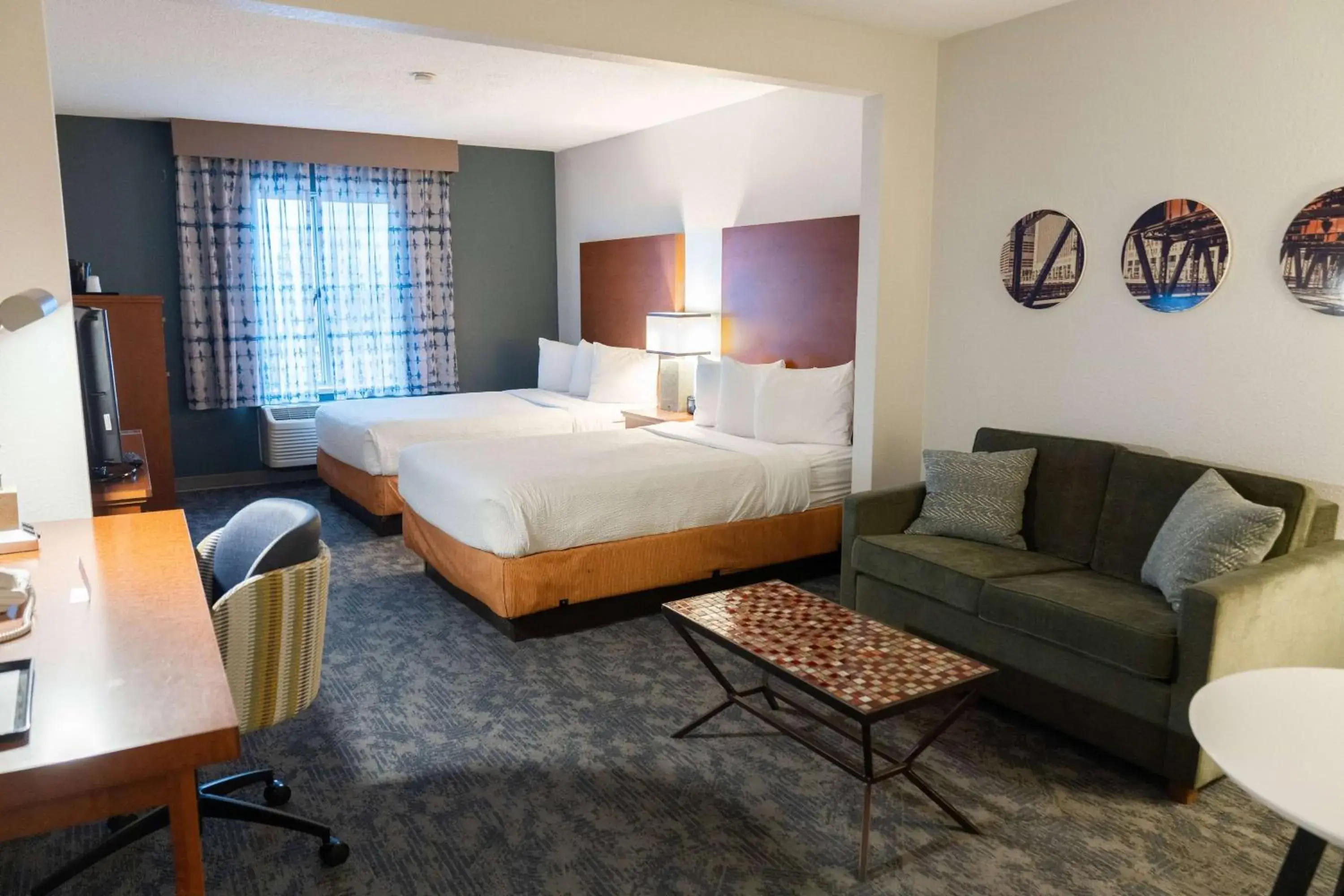Double Room with Two Double Beds - Disability Access in La Quinta by Wyndham Bannockburn-Deerfield Double Room with Two Double Beds - Disability Access in La Quinta by Wyndham Bannockburn-Deerfield