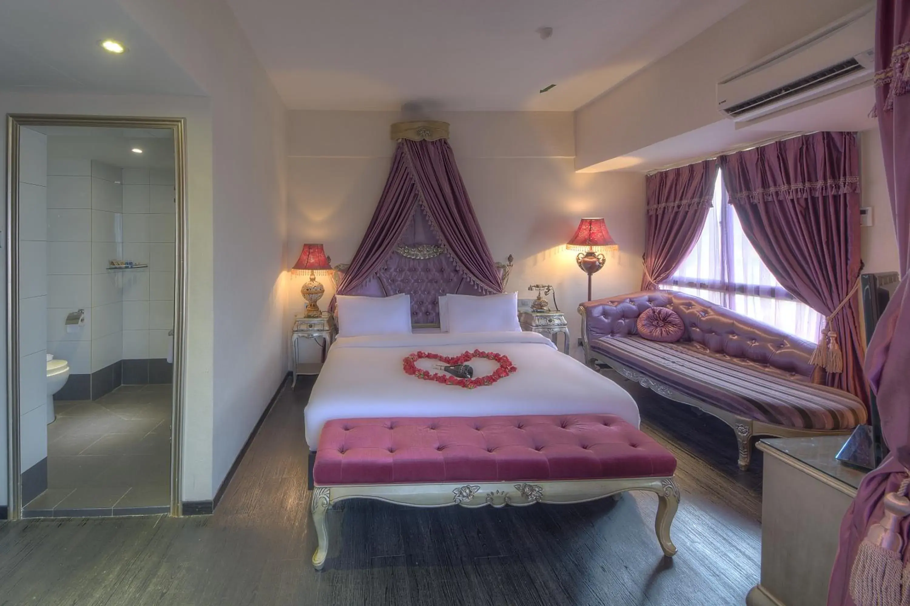 Honeymoon Suite in Arenaa Batik Boutique Honeymoon Suite in Arenaa Batik Boutique